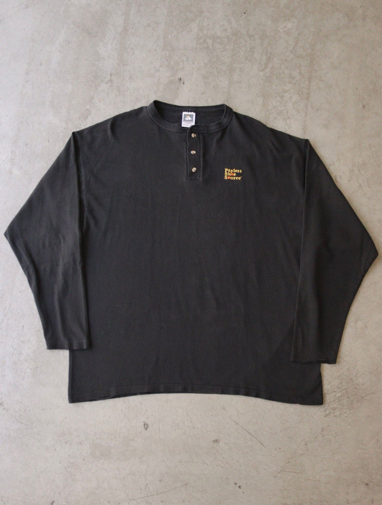 1990S PAYLESS SHOE 1/4 BUTTON L/S TEE