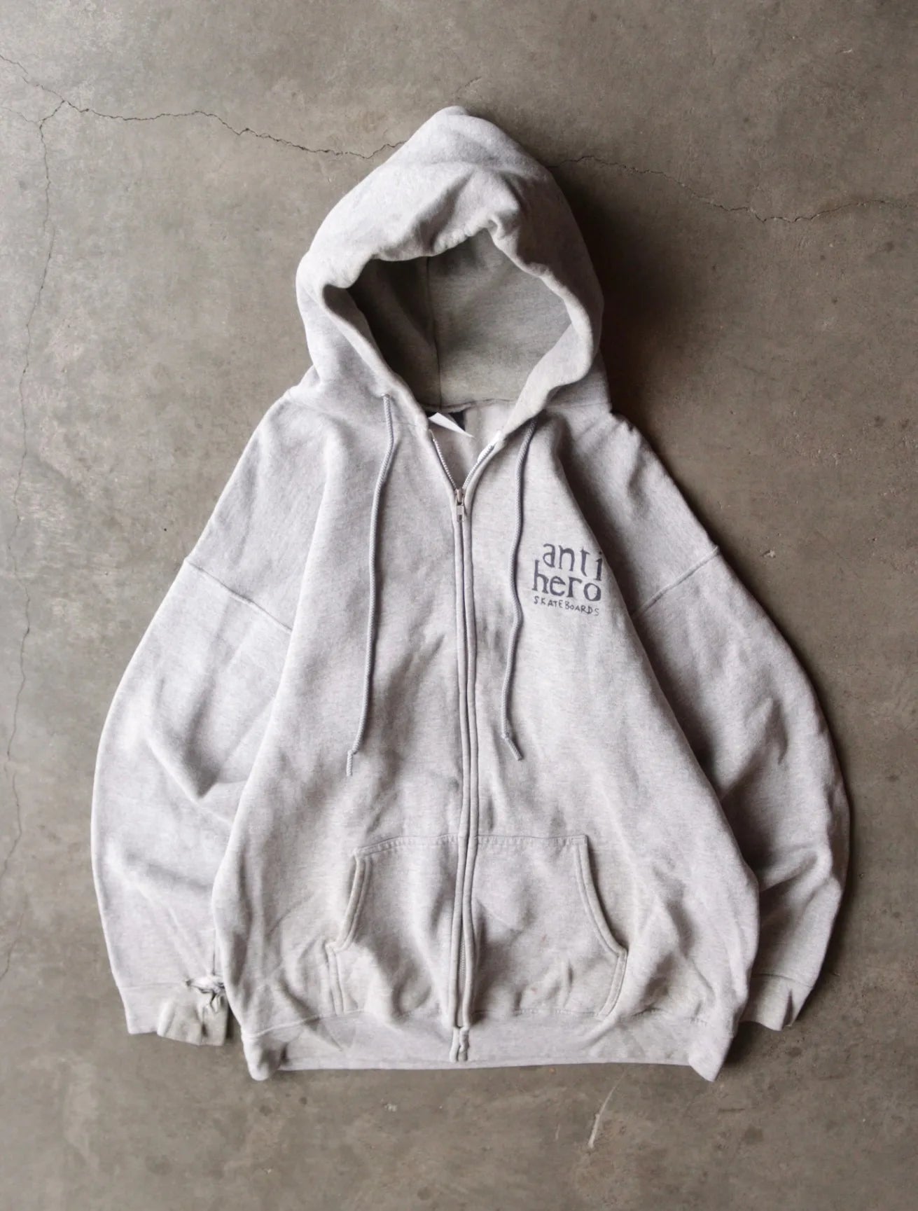 1990S ANTI HERO ZIP UP HOODED SWEATSHIRT]