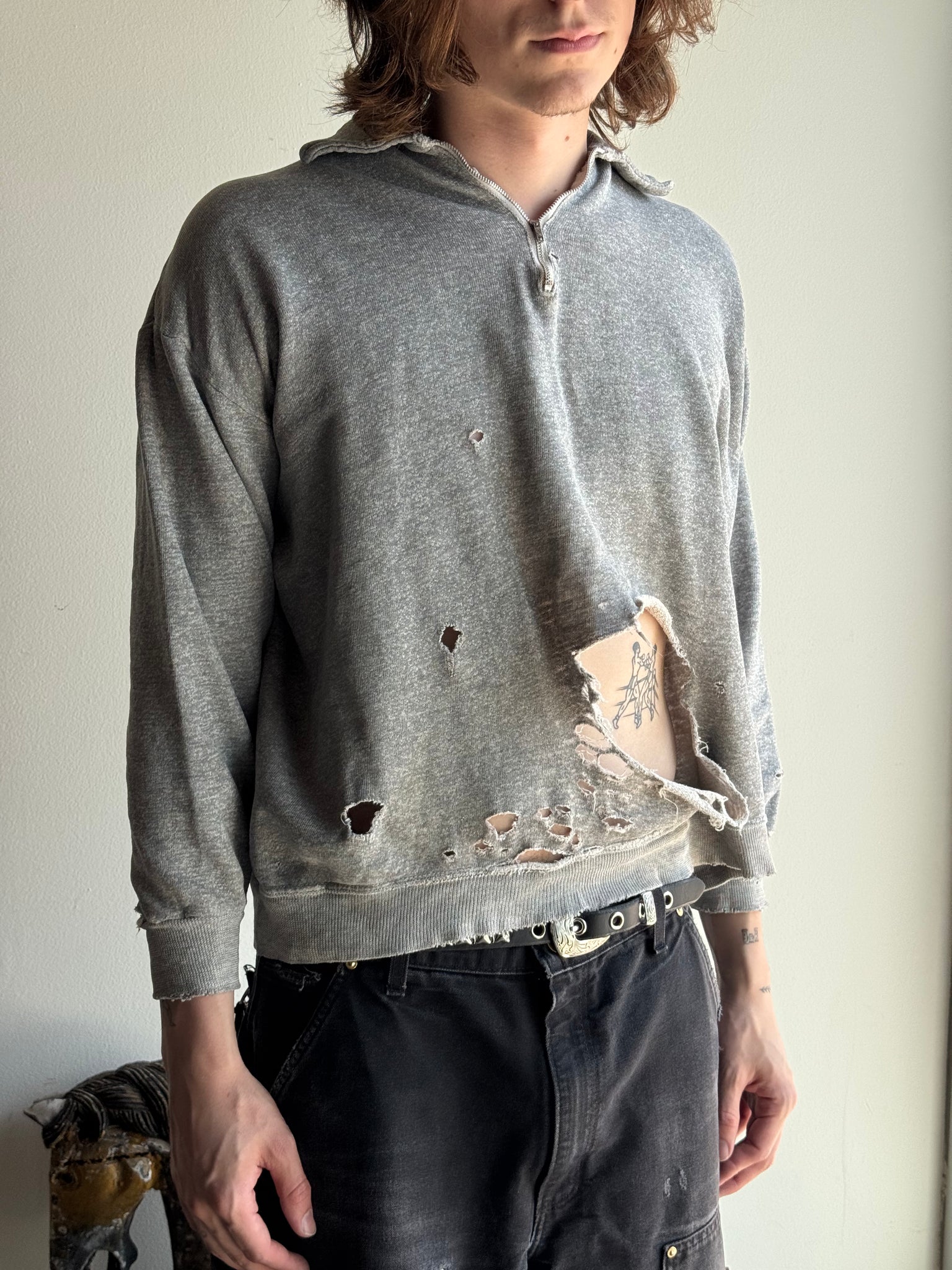 1950S GREY DISTRESSED SWEATSHIRT