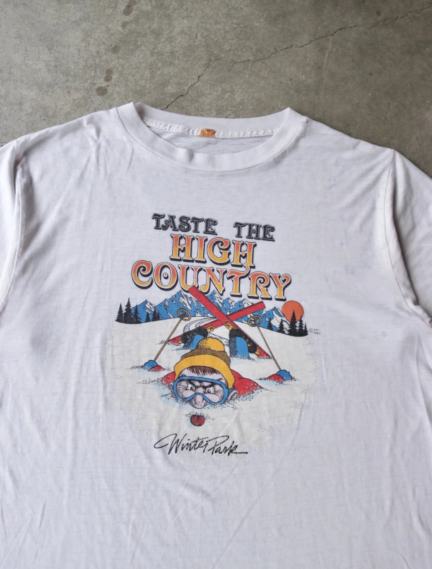 1980S SKIING TEE