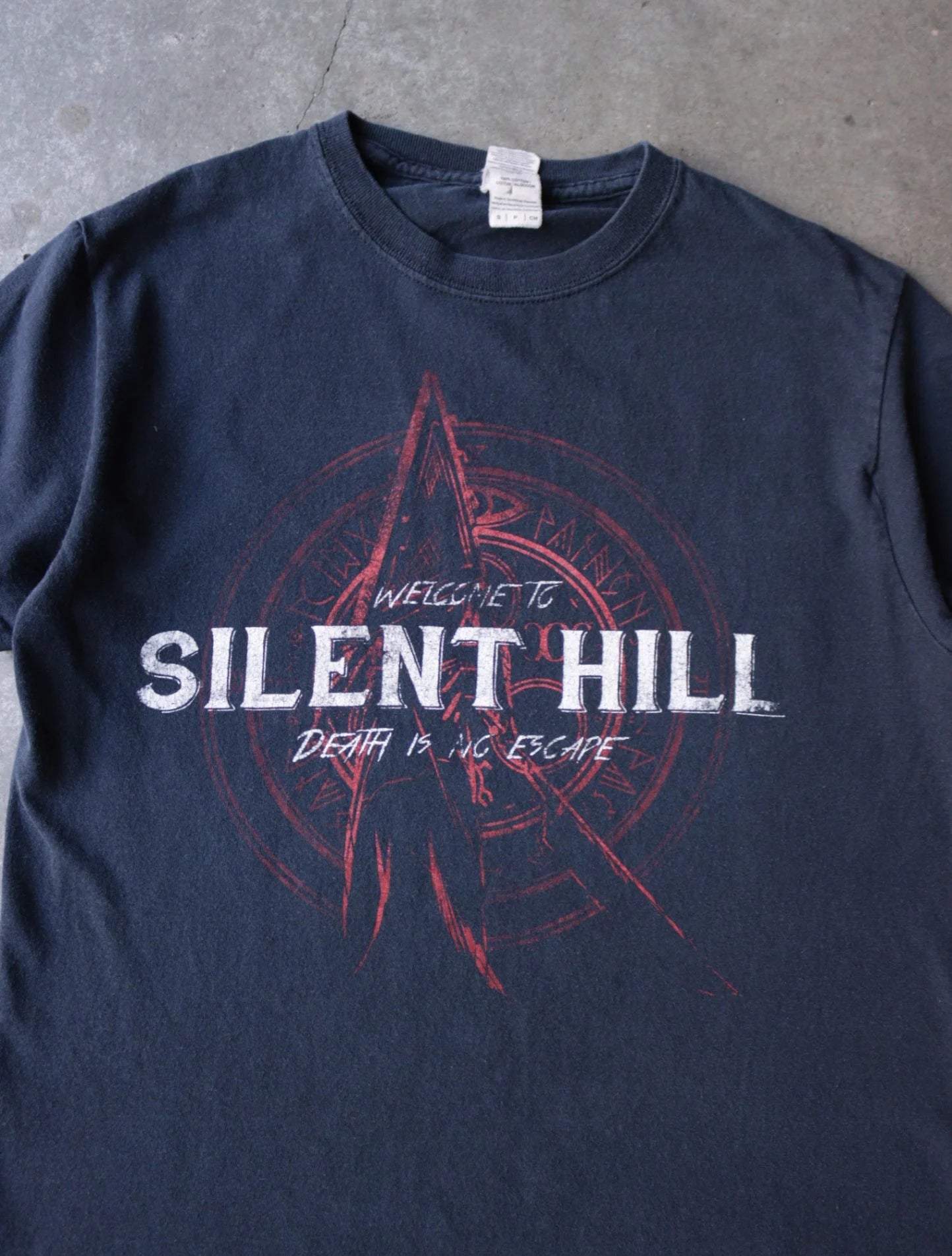 2000S SILENT HILL PYRAMID HEAD TEE