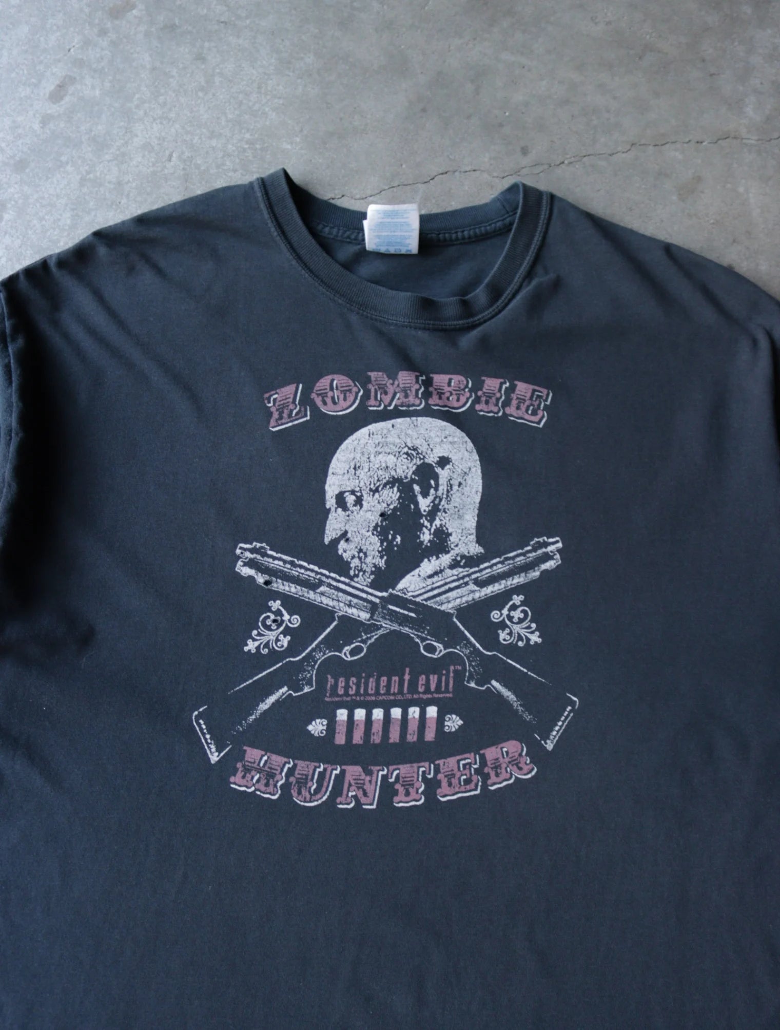 2000S RESIDENT EVIL ZOMBIE HUNTER TEE