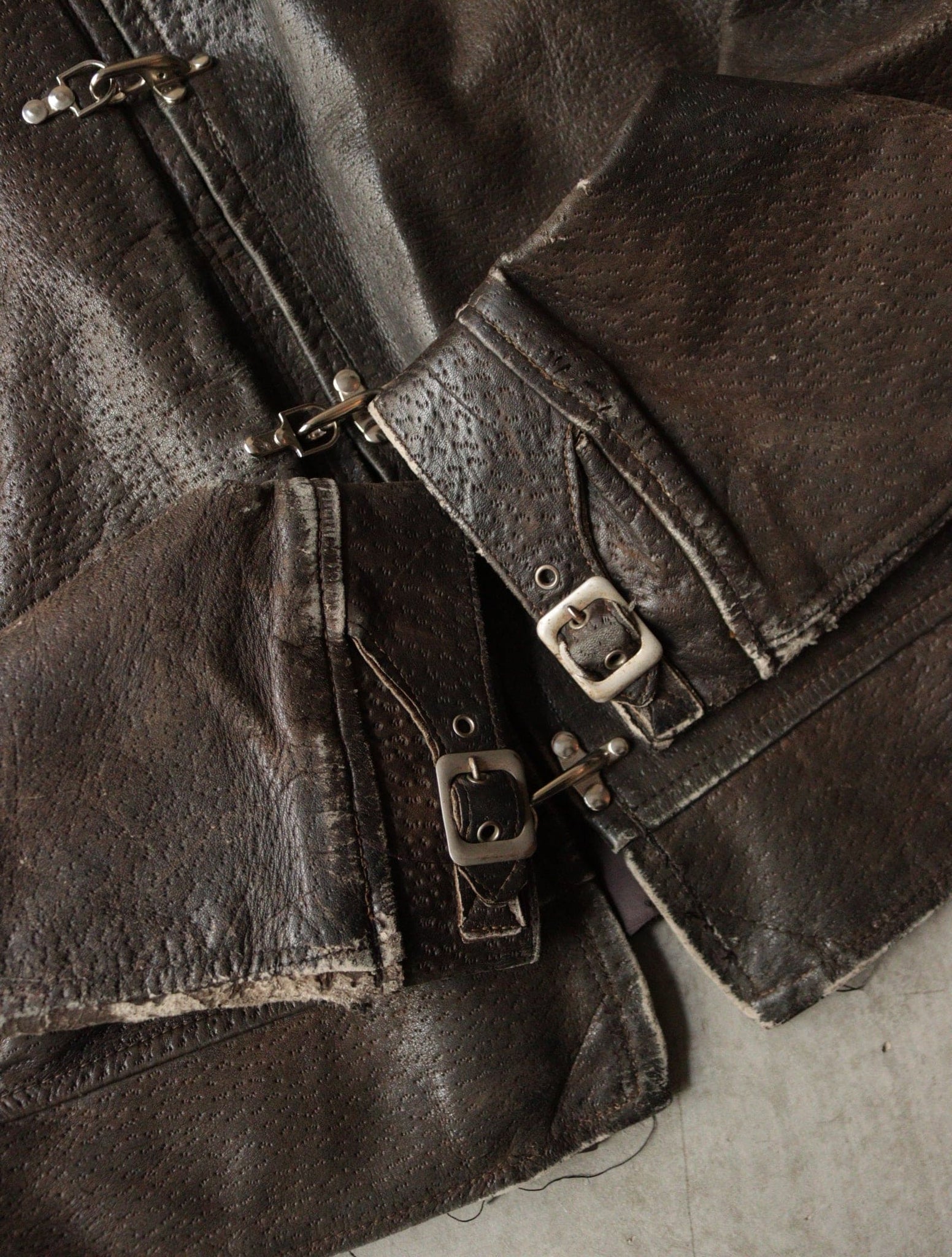 1930S FIREMAN'S METAL CLASP LEATHER JACKET