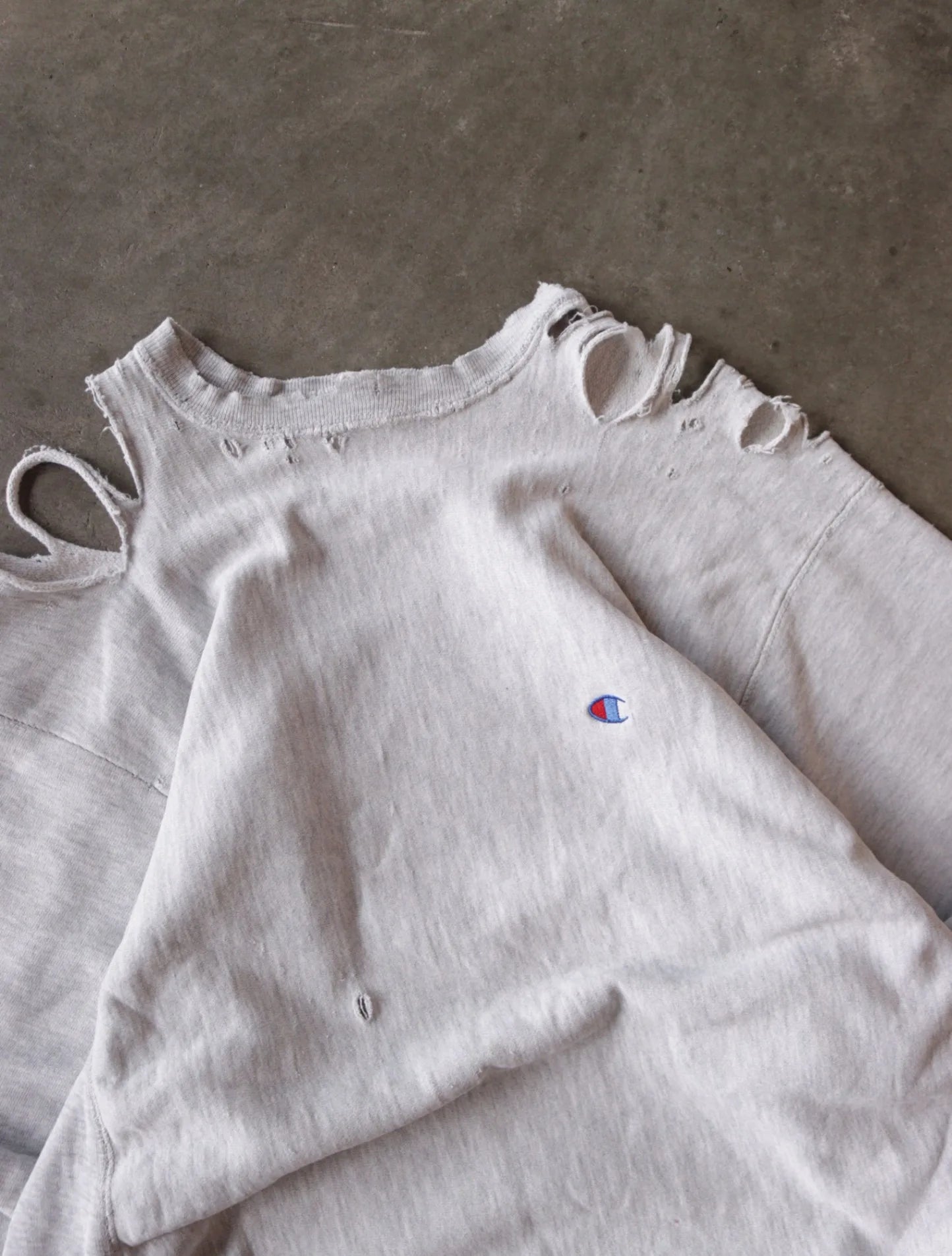 1980S THRASHED CHAMPION SWEATSHIRT