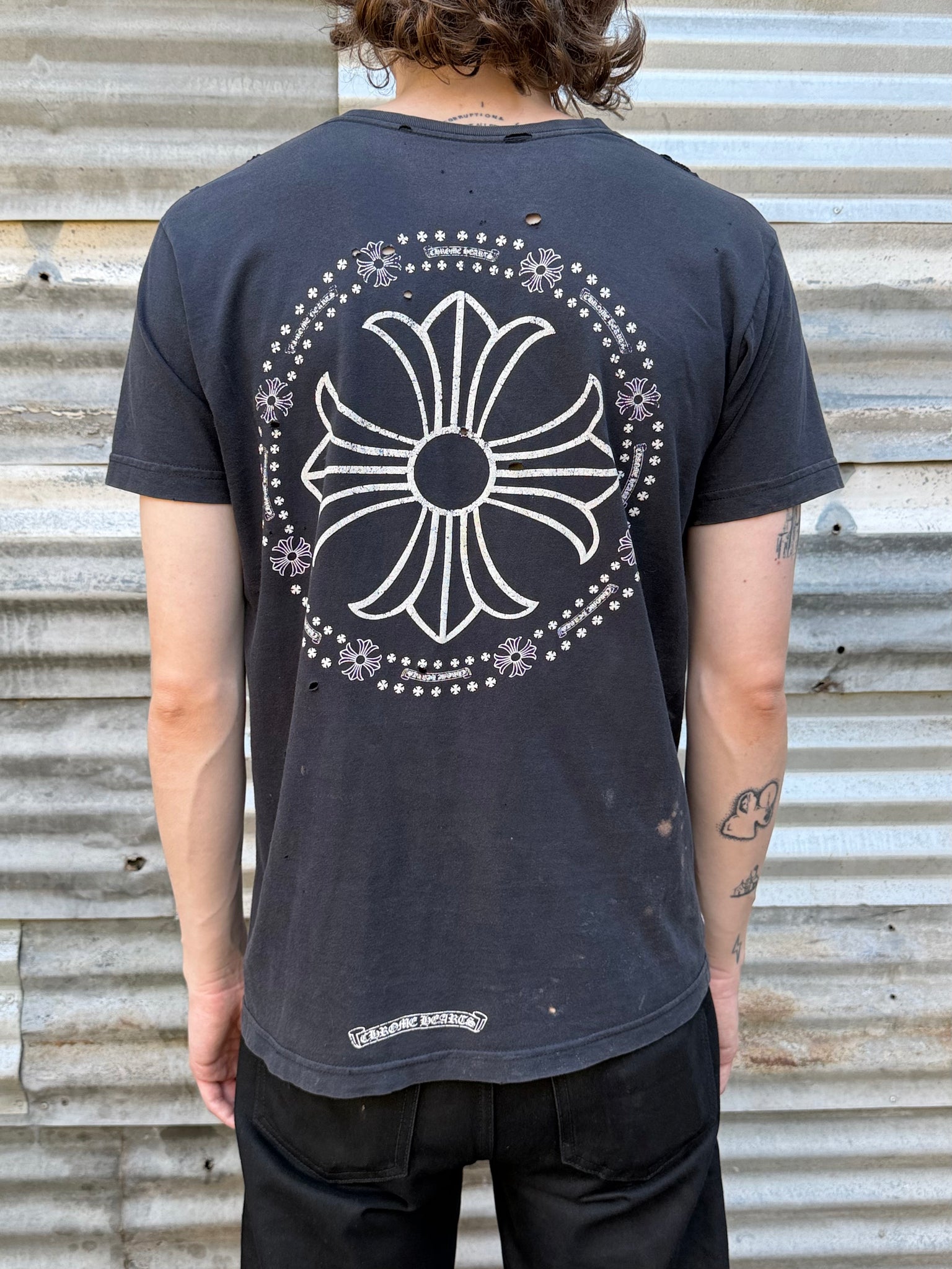 2000S CHROME HEARTS CROSS DISTRESSED TEE