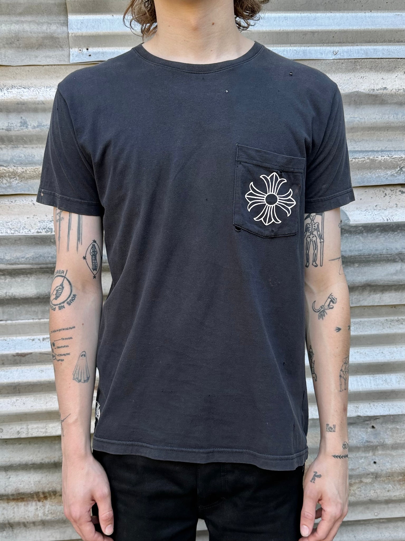 2000S CHROME HEARTS CROSS DISTRESSED TEE