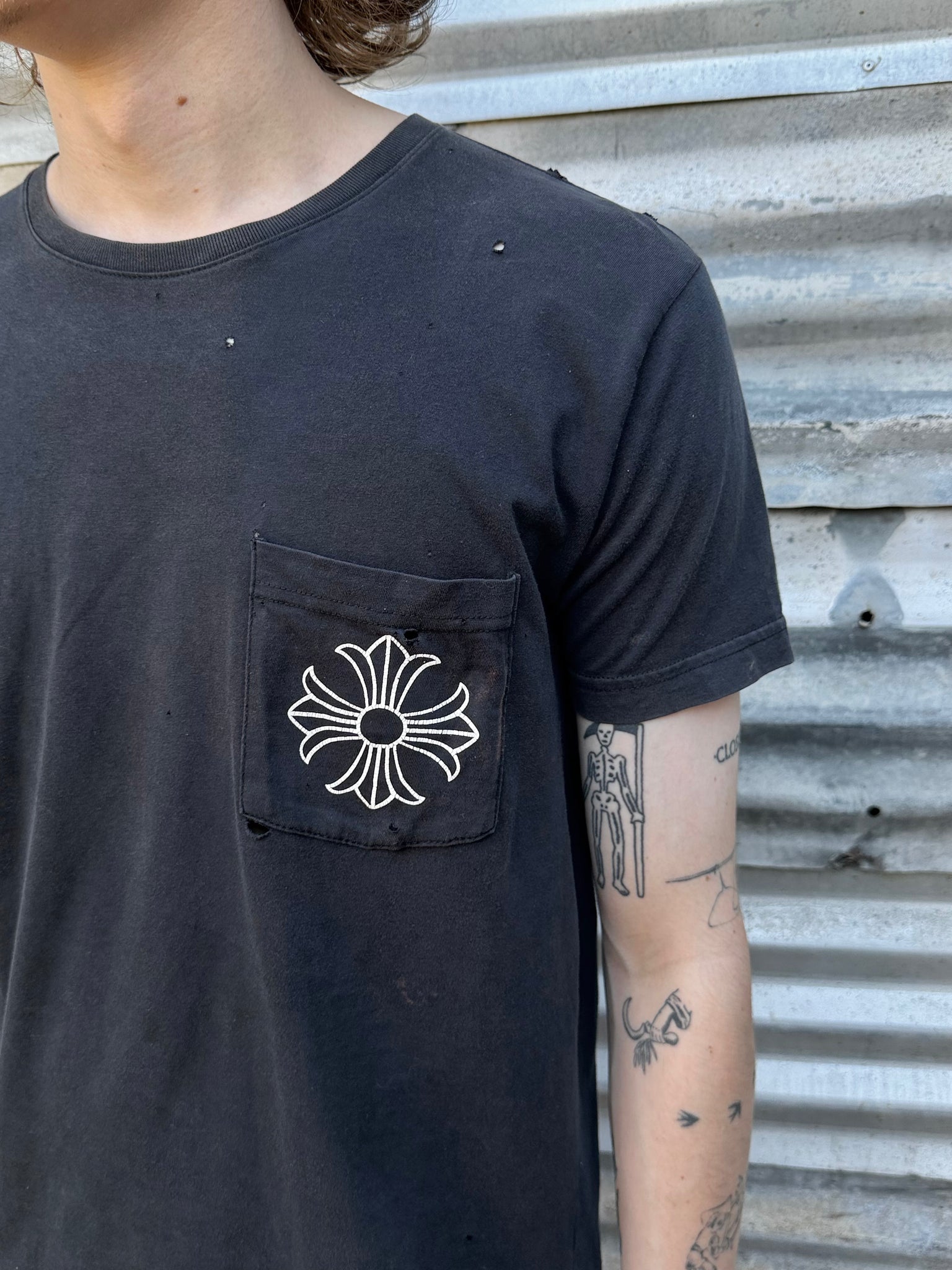 2000S CHROME HEARTS CROSS DISTRESSED TEE