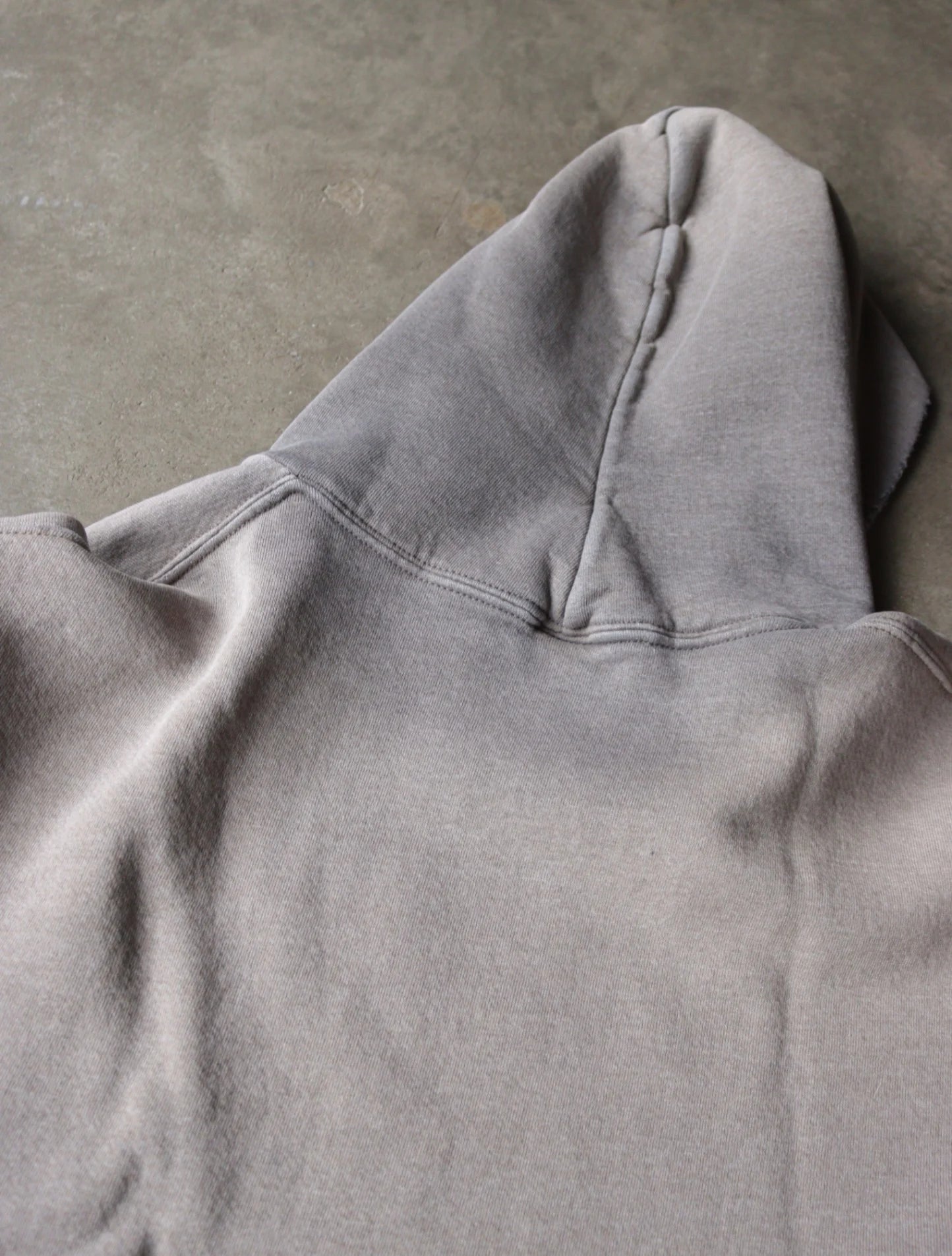 1990S RUSSELL FADED GRAY HOODED SWEATSHIRT