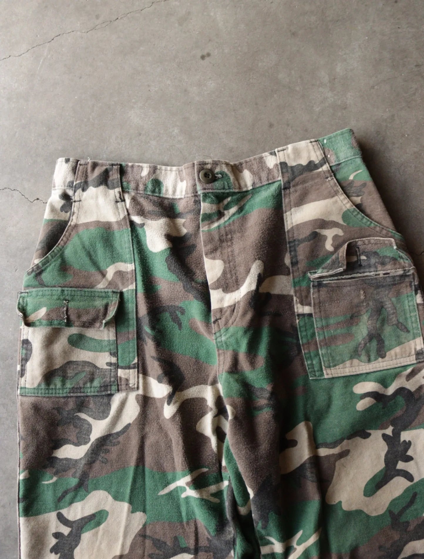 1990S CAMO CARGO PANTS