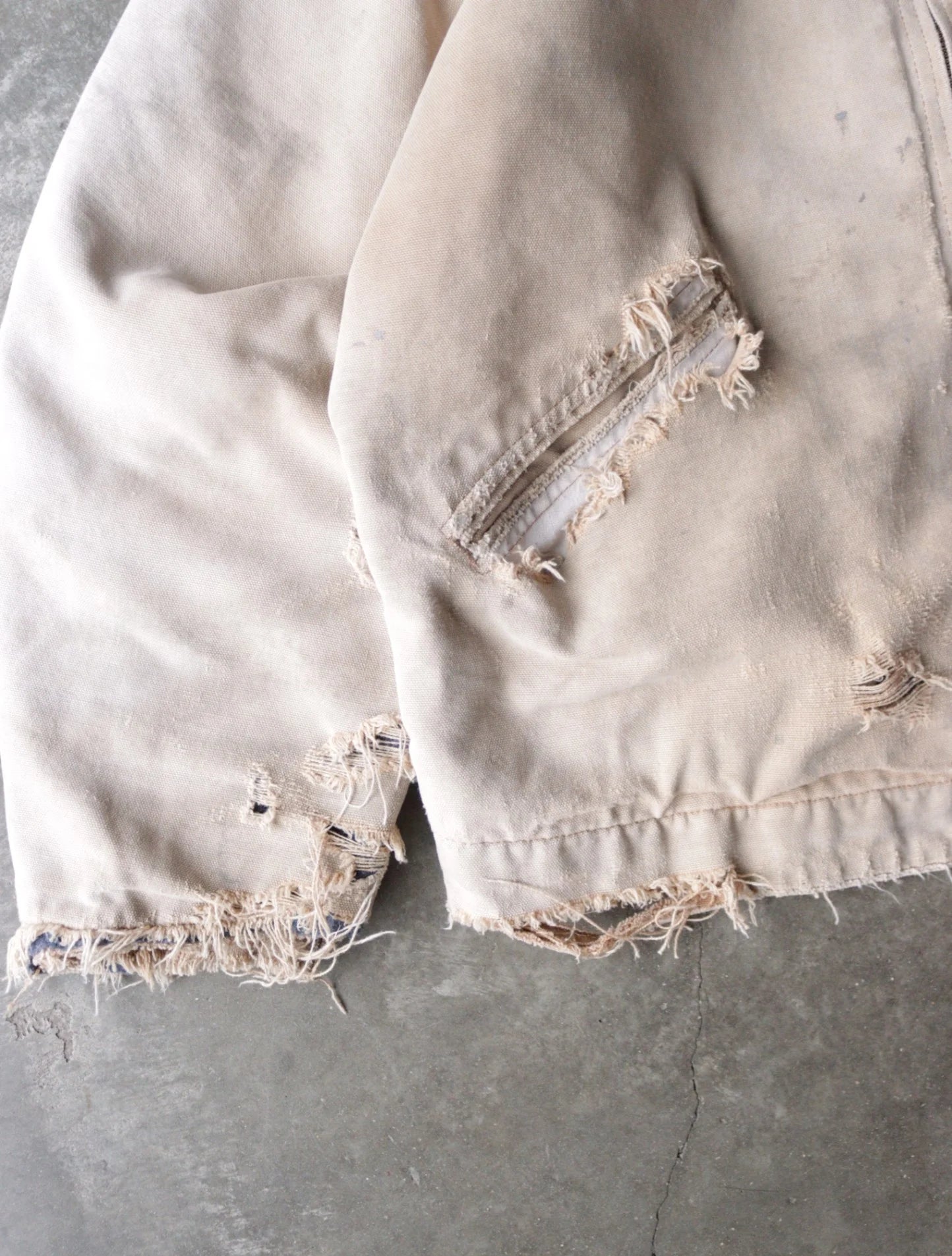 CARHARTT THRASHED DETROIT WORK JACKET