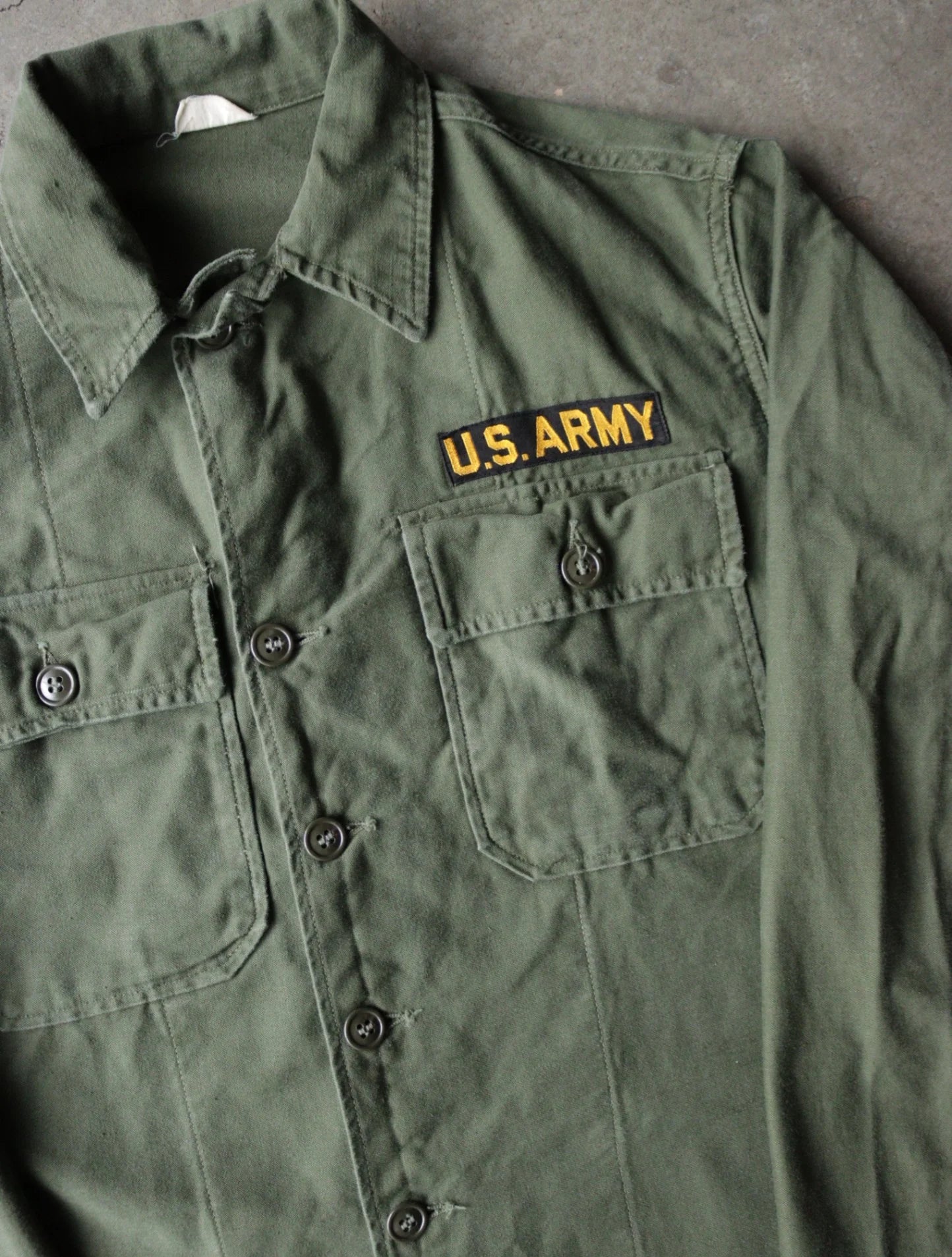 1980S ARMY BUTTON UP SHIRT