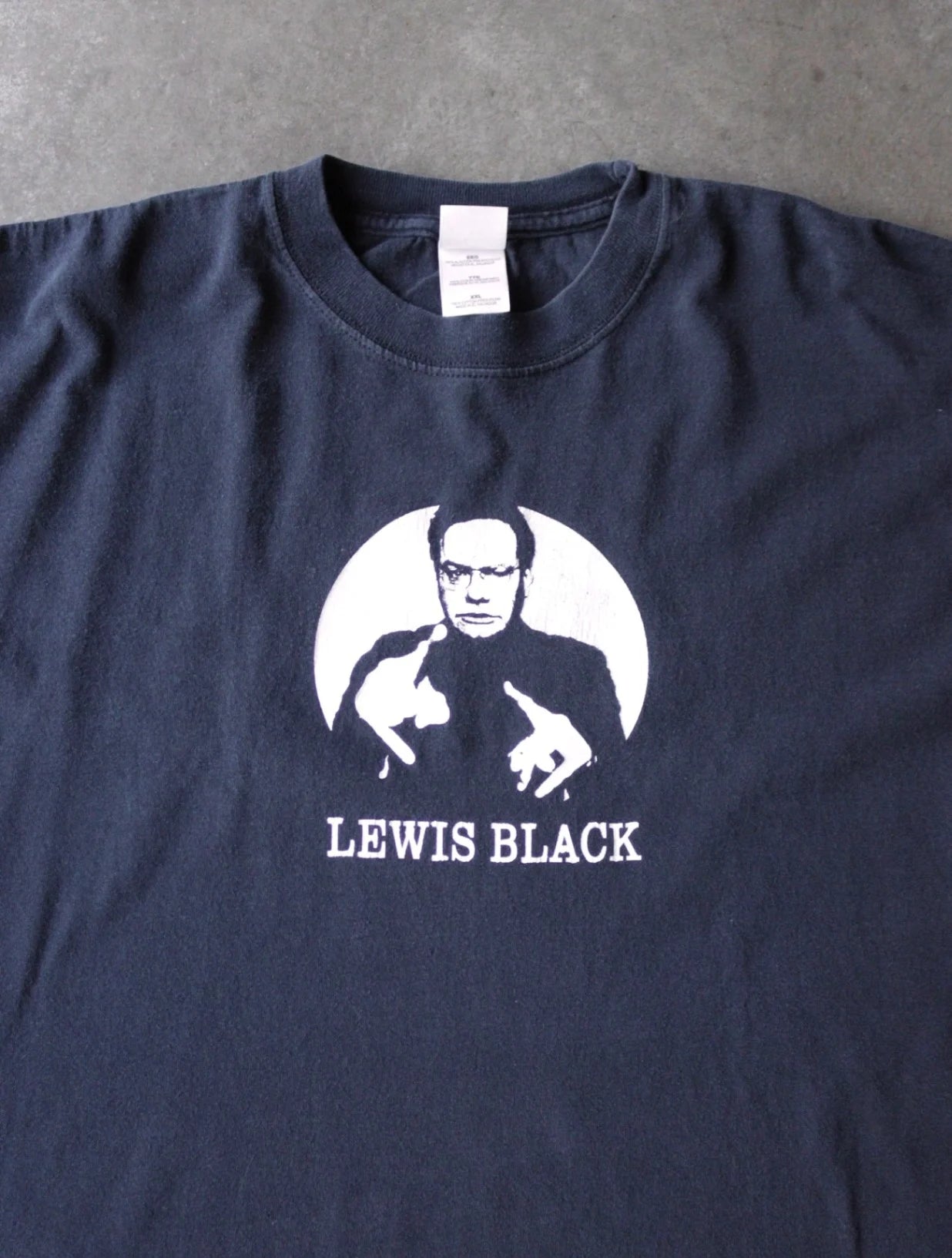 2000S LEWIS BLACK TEE