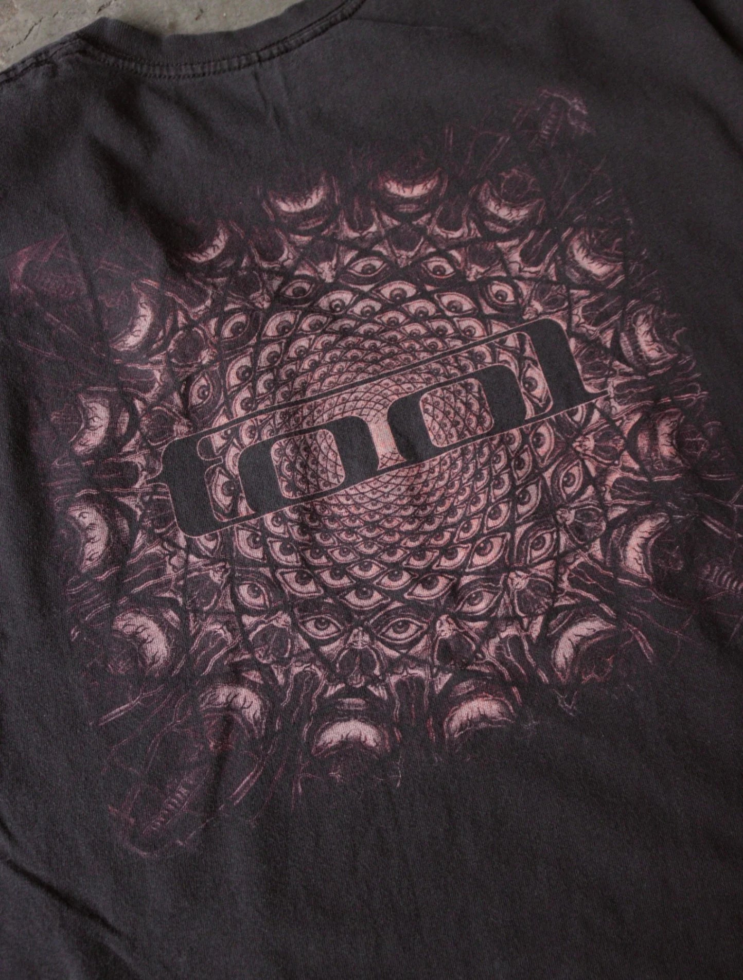 2000S TOOL BAND TEE