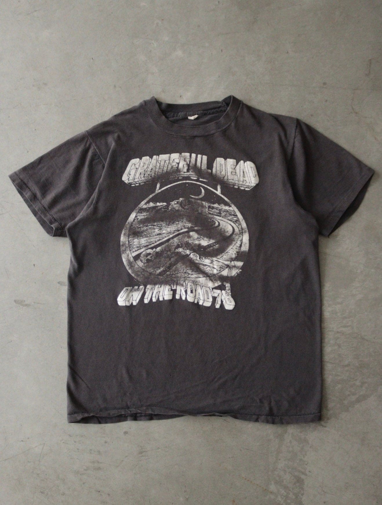 1970S GRATEFUL DEAD 'ON THE ROAD' BAND TEE