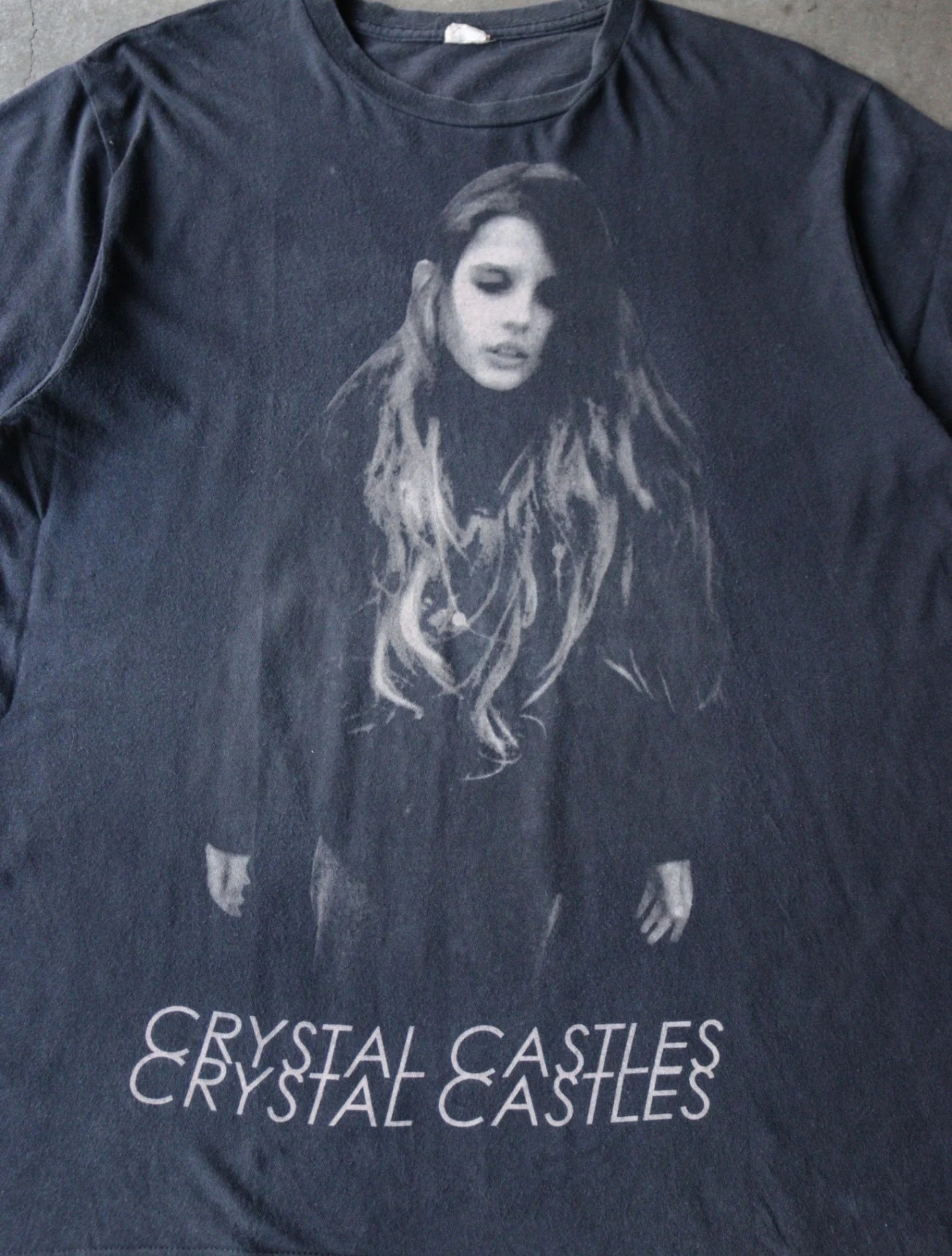 2000S CRYSTAL CASTLES III BAND TEE