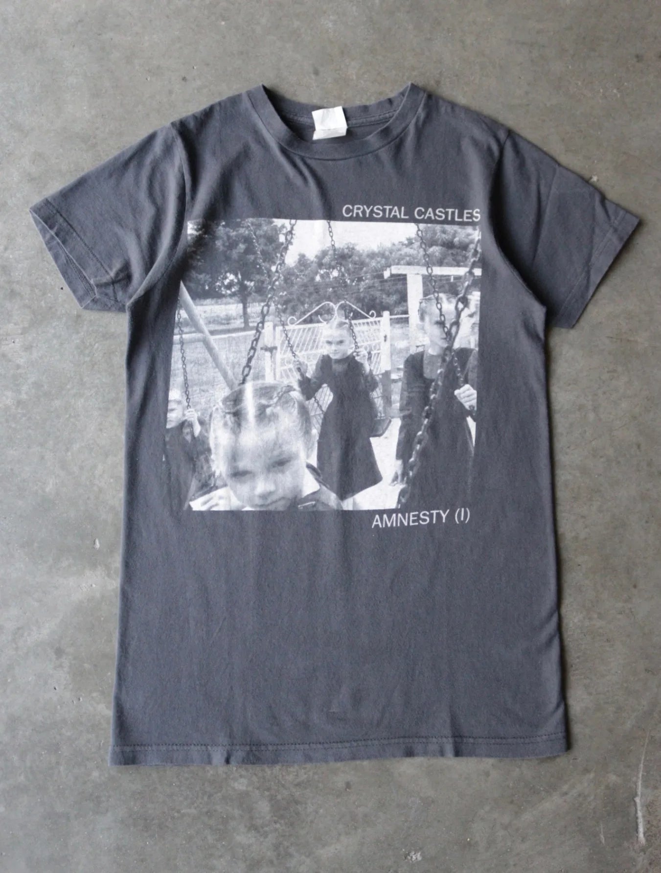 2000S CRYSTAL CASTLES AMNESTY I TEE