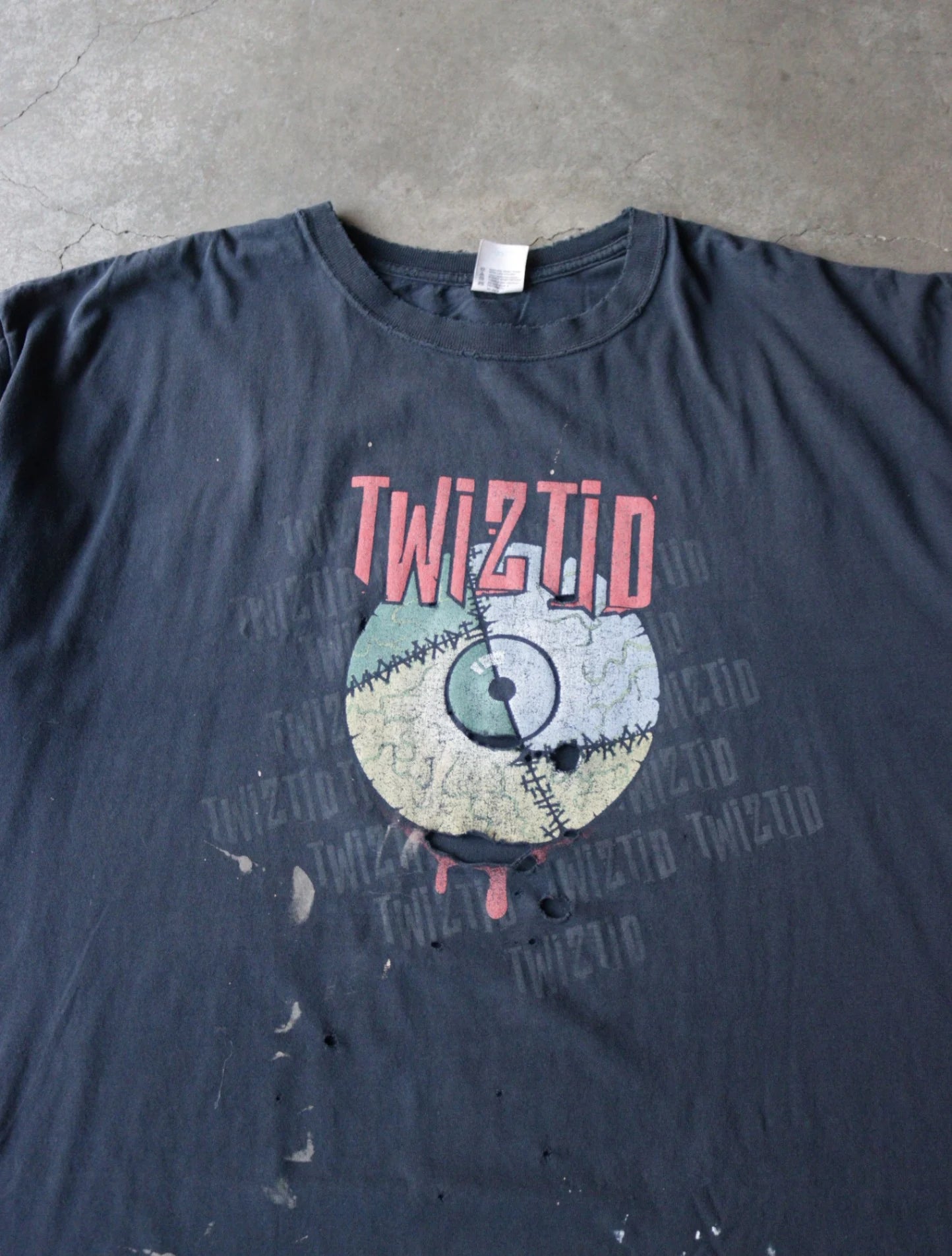 2000S TWIZTED BAND TEE