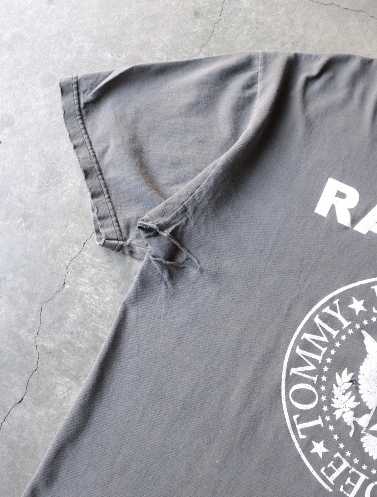 1990S FADED RAMONES BAND TEE