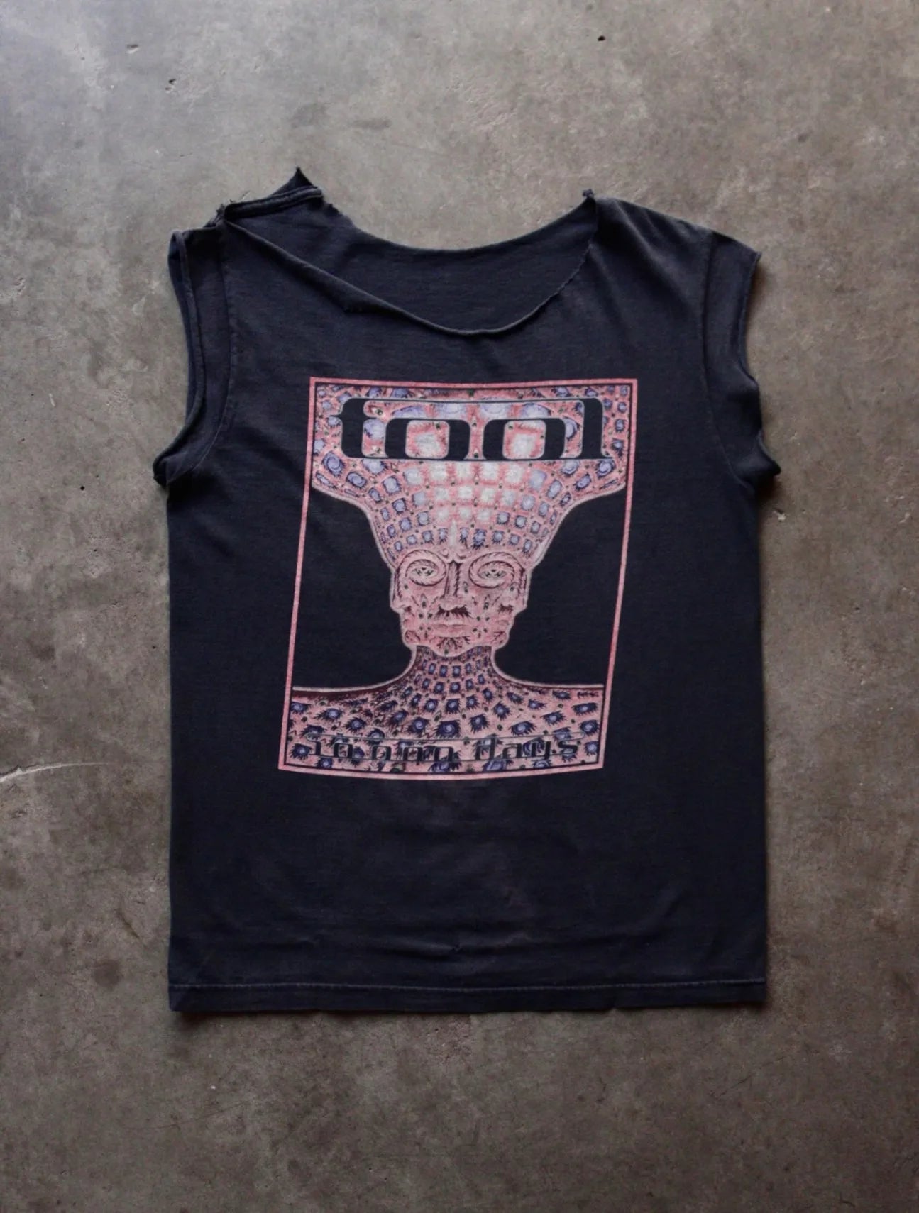 2000S CHOPPED TOOL TEE