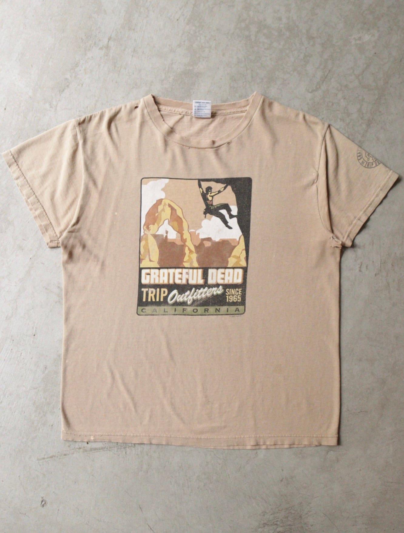 2000S GRATEFUL DEAD TRIP OUTFITTERS BAND TEE
