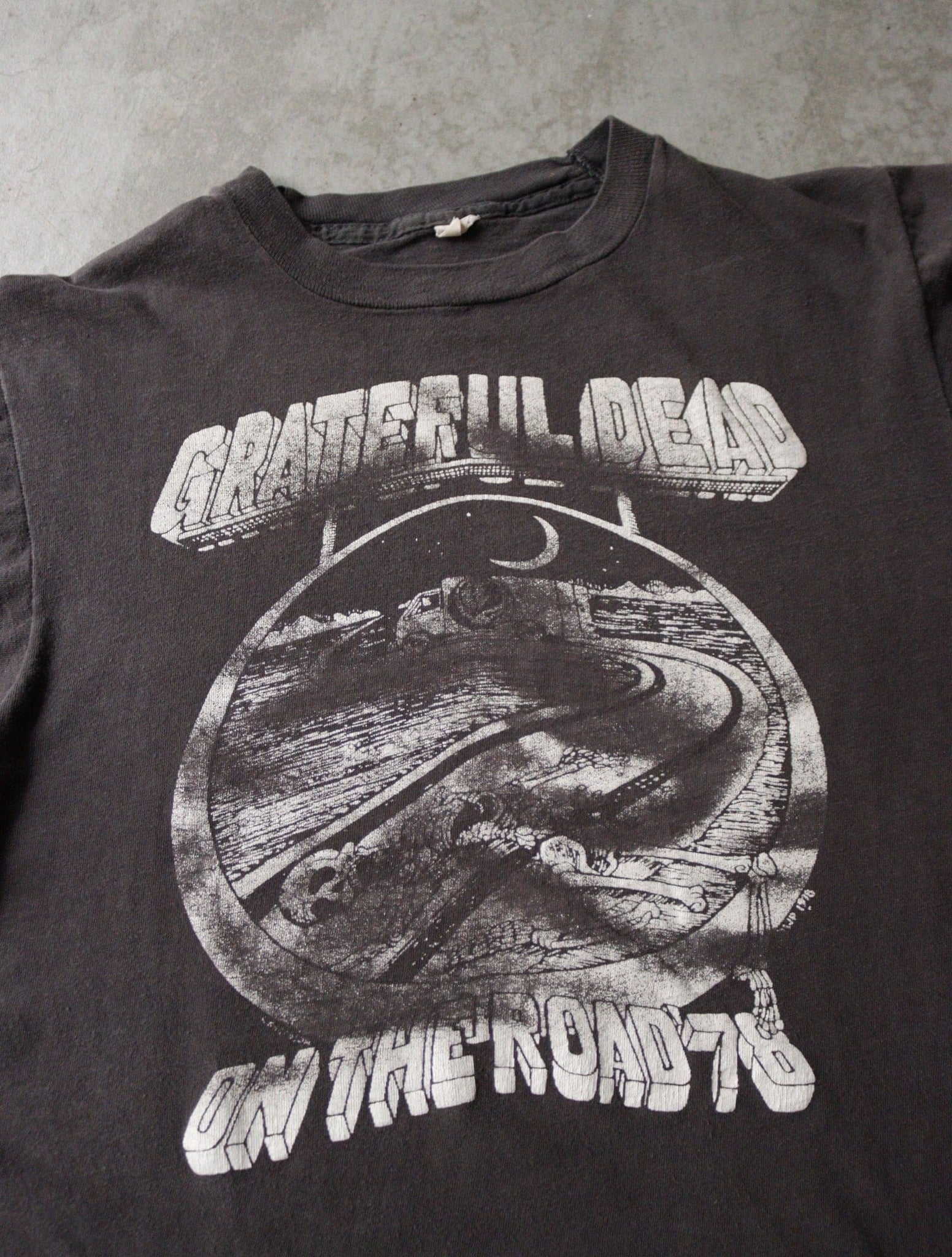 1970S GRATEFUL DEAD 'ON THE ROAD' BAND TEE