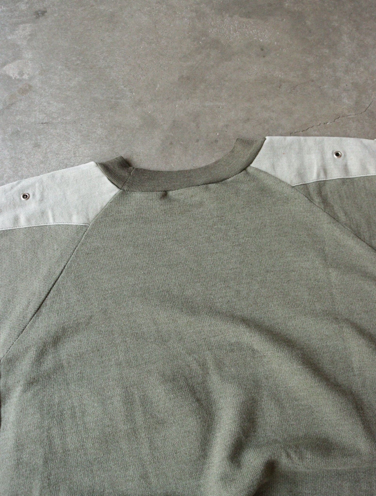 1970S GERMAN MILITARY CARGO RAGLAN SWEATSHIRT