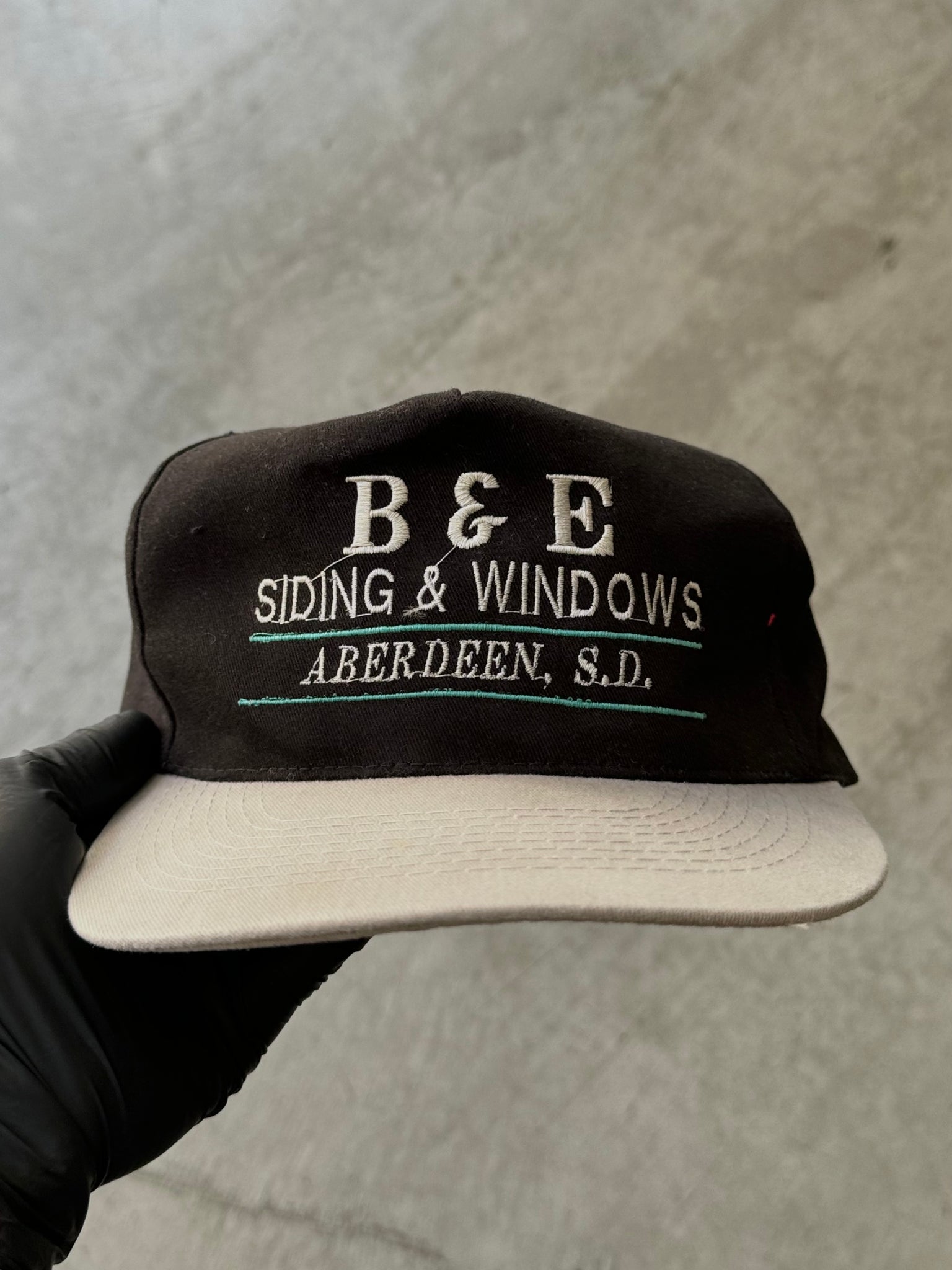 1990S B & E HAT
