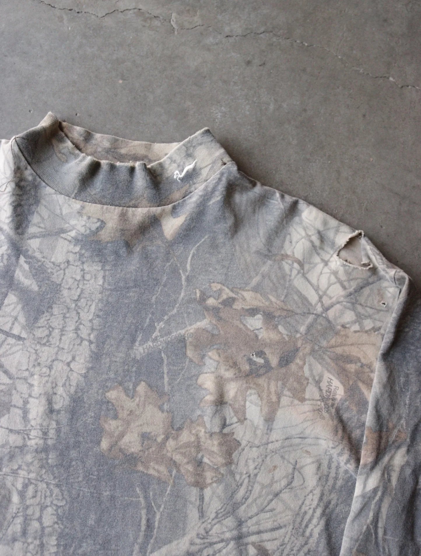 1990S CAMO MOCK NECK L/S TEE