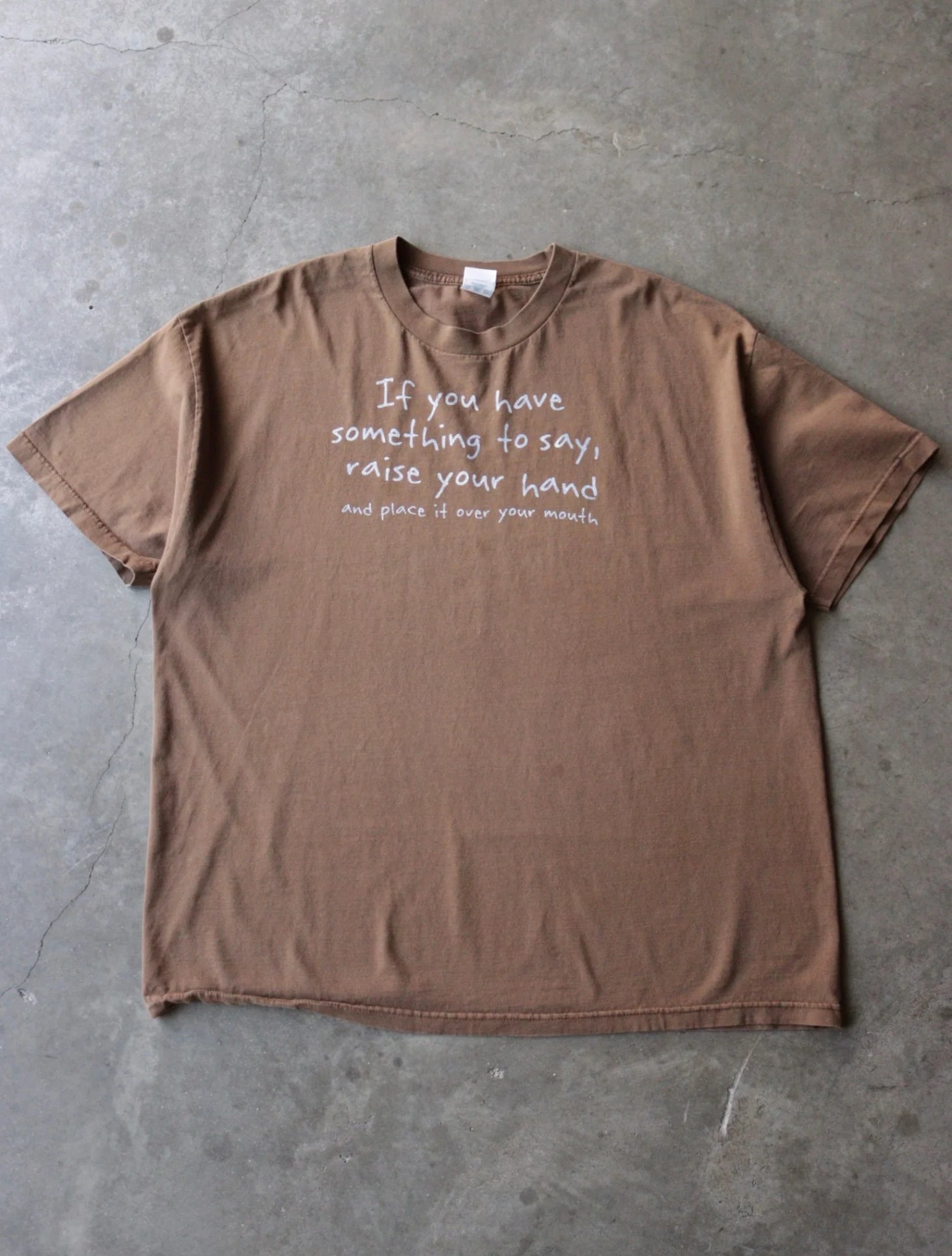 2000S RAISE YOUR HAND TEE