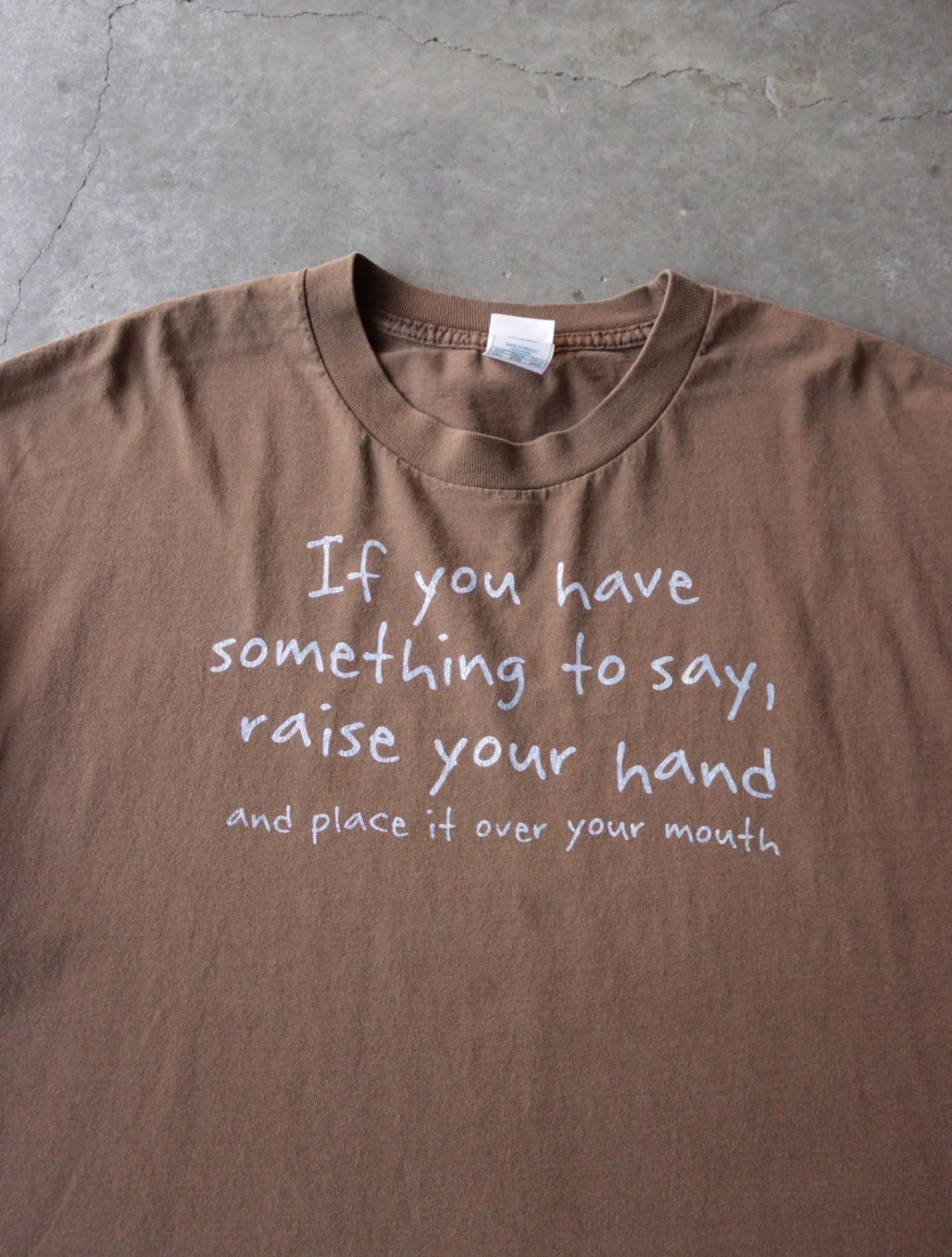 2000S RAISE YOUR HAND TEE