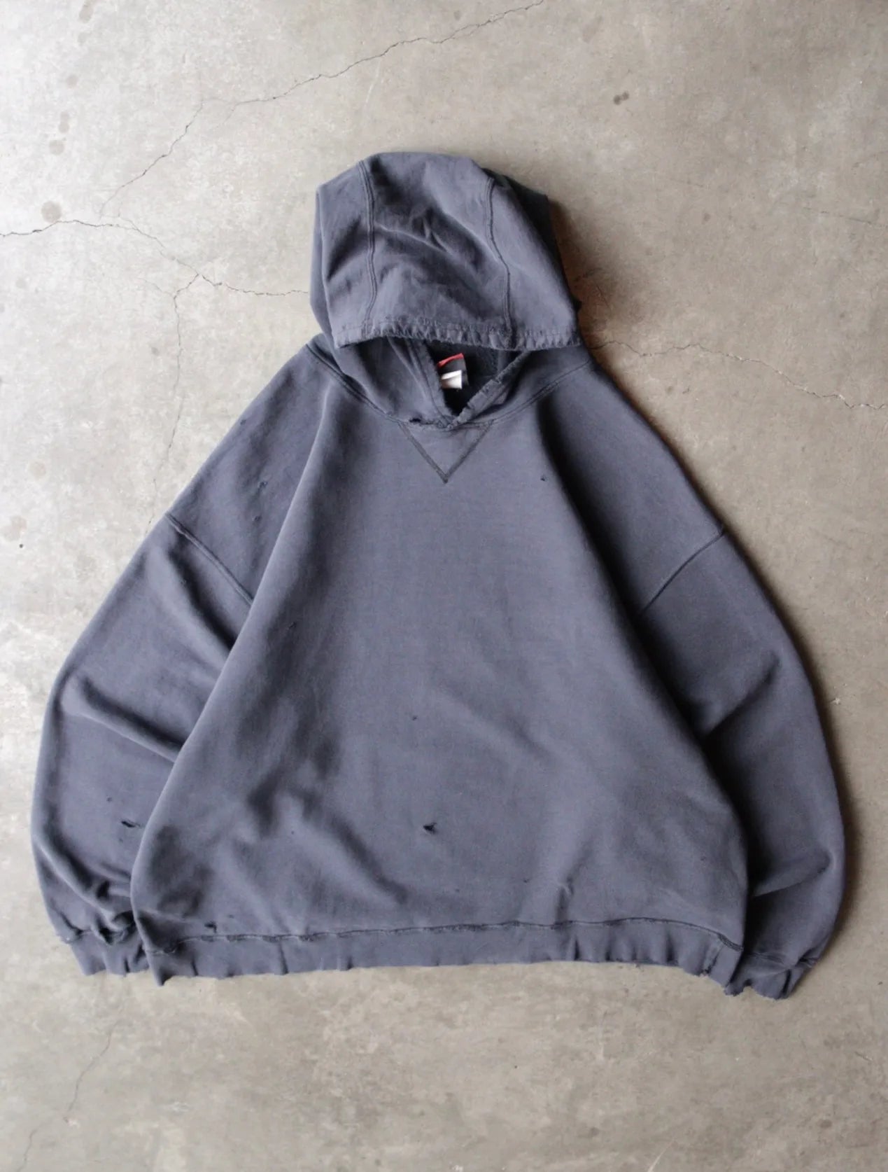 1990S FADED DISTRESSED HOODED SWEATSHIRT