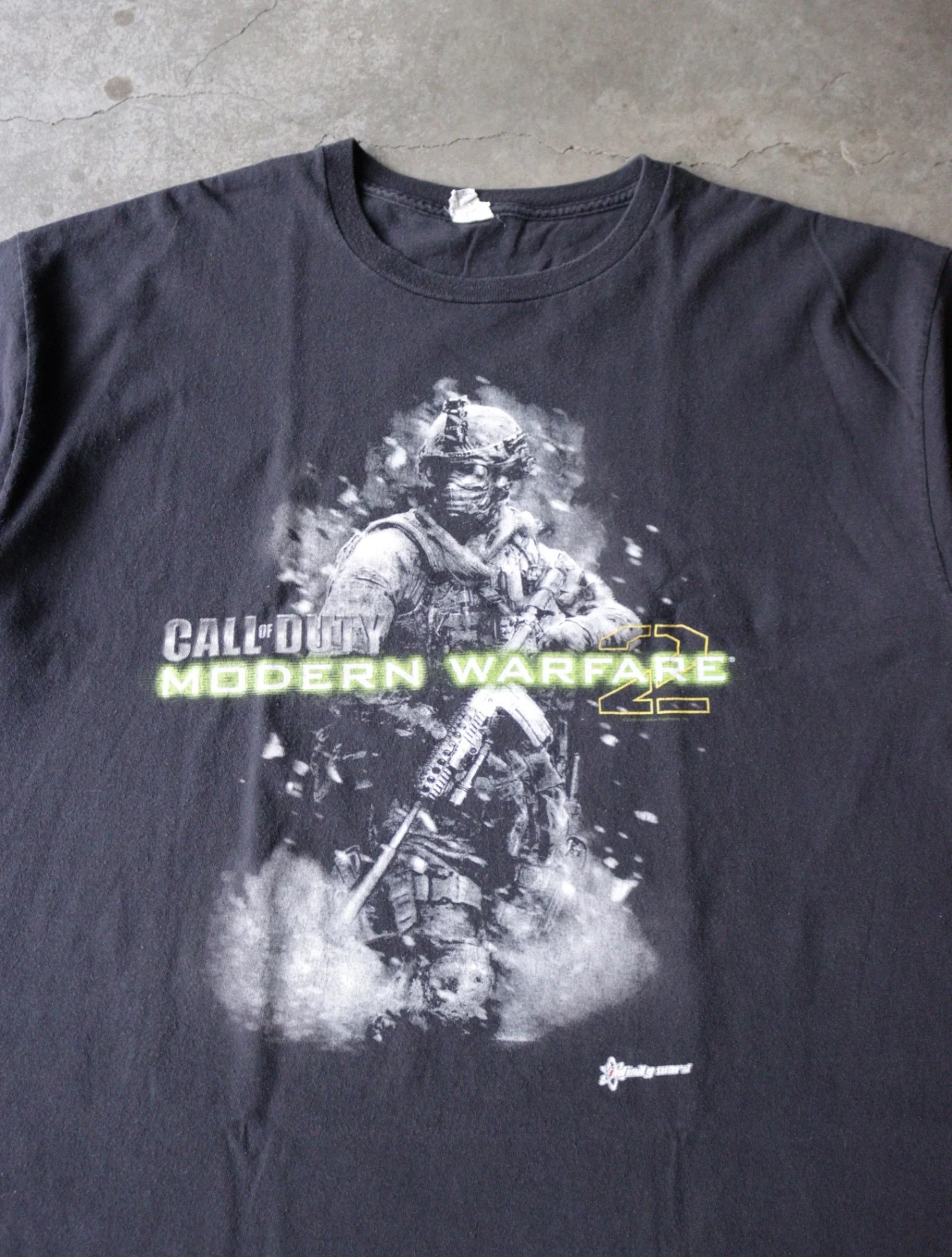 2000S COD MW2 TEE