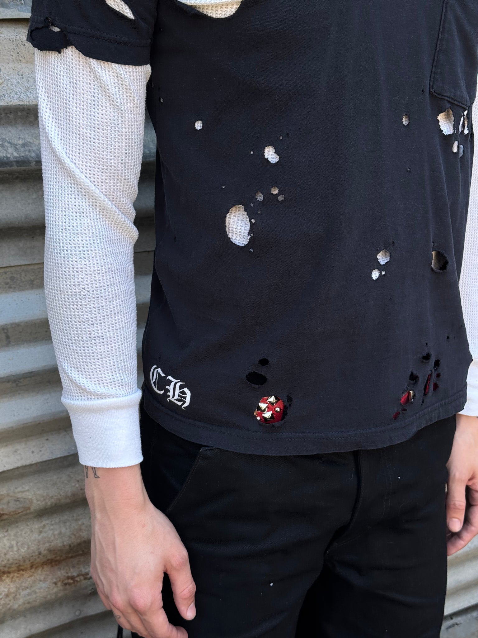 2000S CHROME HEARTS THRASHED HOLLYWOOD TEE + 70S THERMAL SHIRT