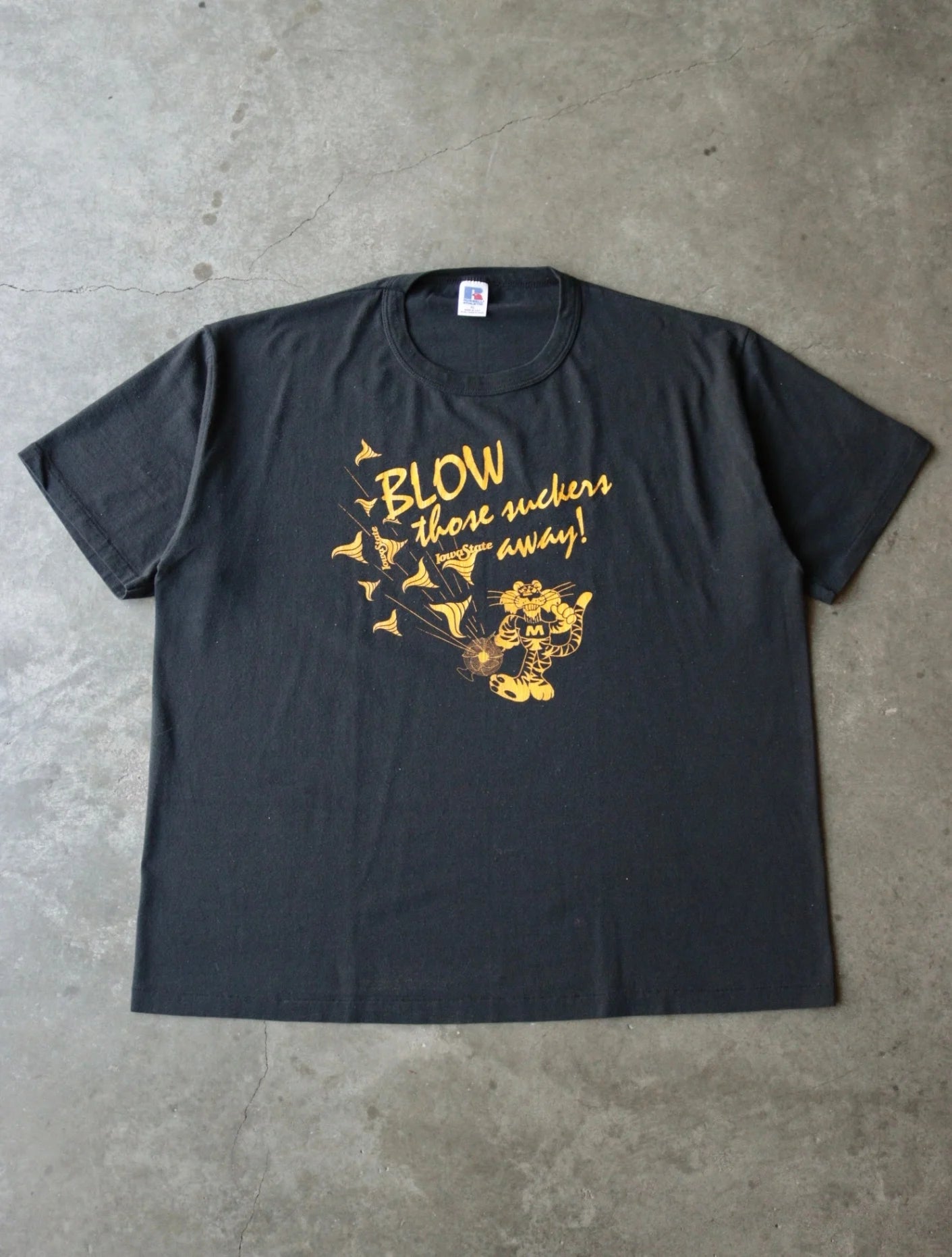 1980S BLOW THESE SUCKERS AWAY TEE