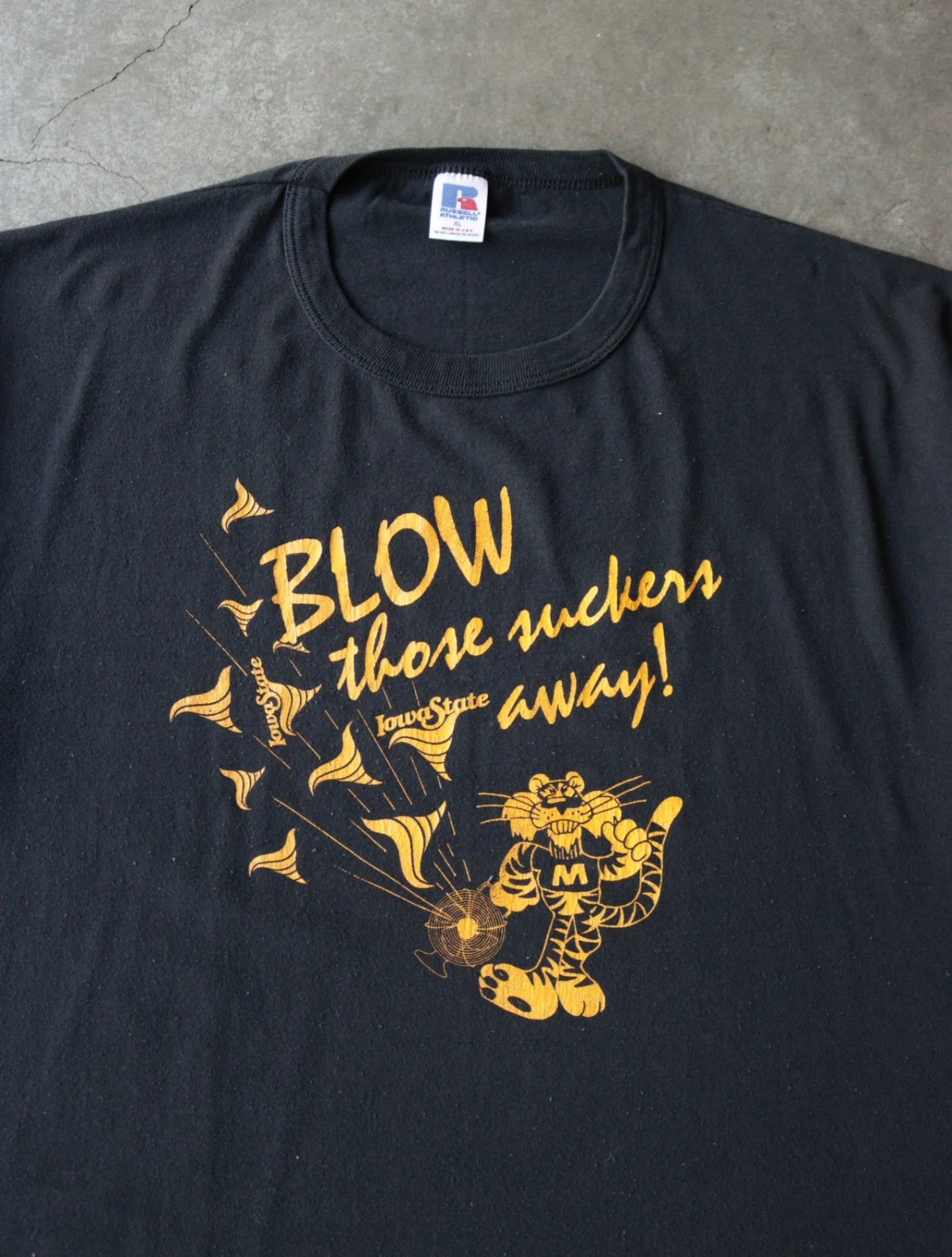 1980S BLOW THESE SUCKERS AWAY TEE