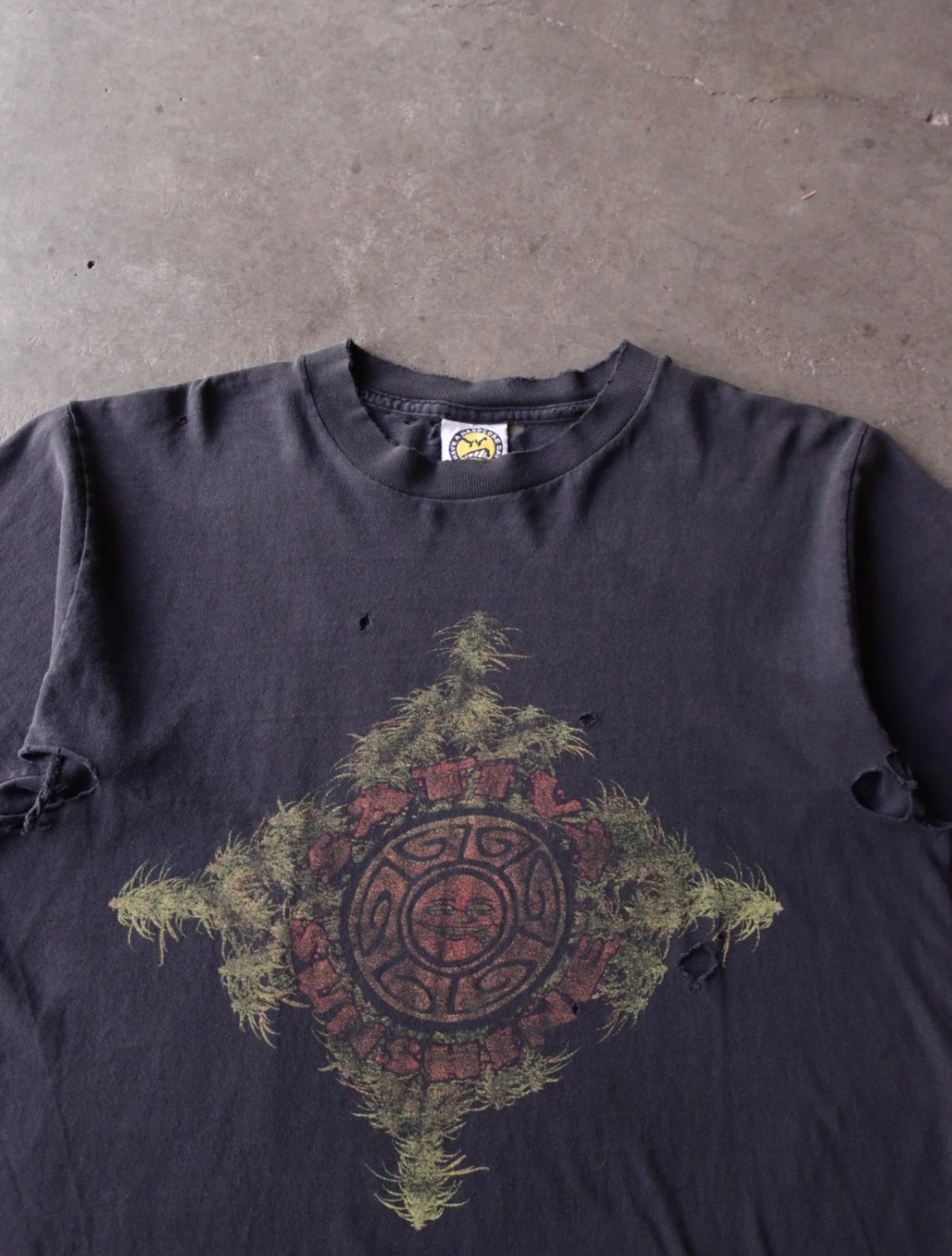 2000S SUNFADED WEED TEE