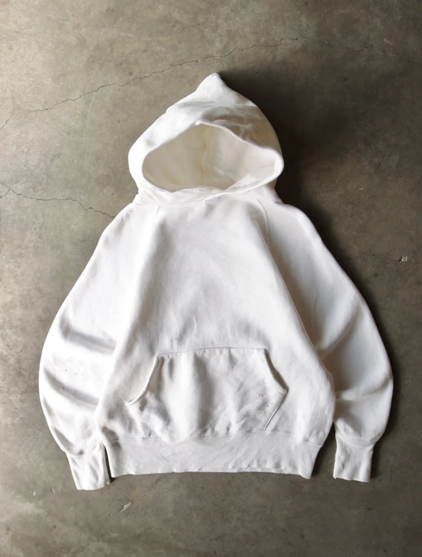 1960S WHITE HOODED SWEATSHIRT