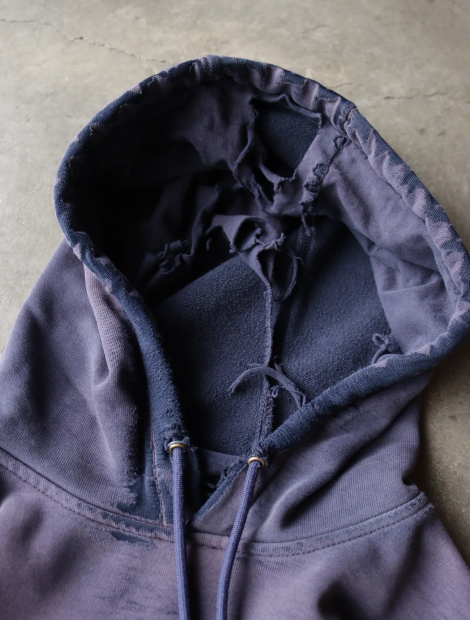 1990S FADED PURPLE HOODED SWEATSHIRT