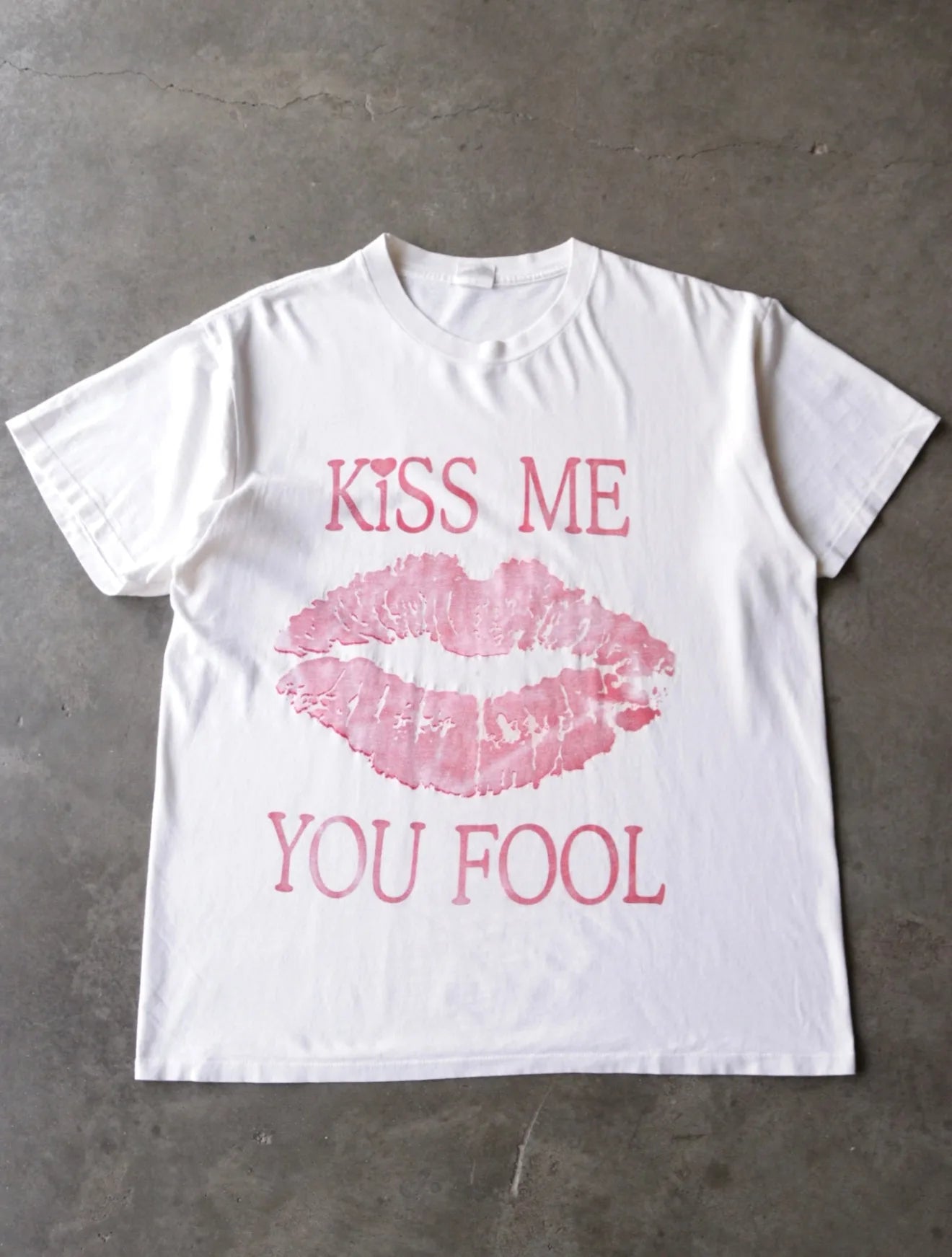 1990S KISS ME TEE