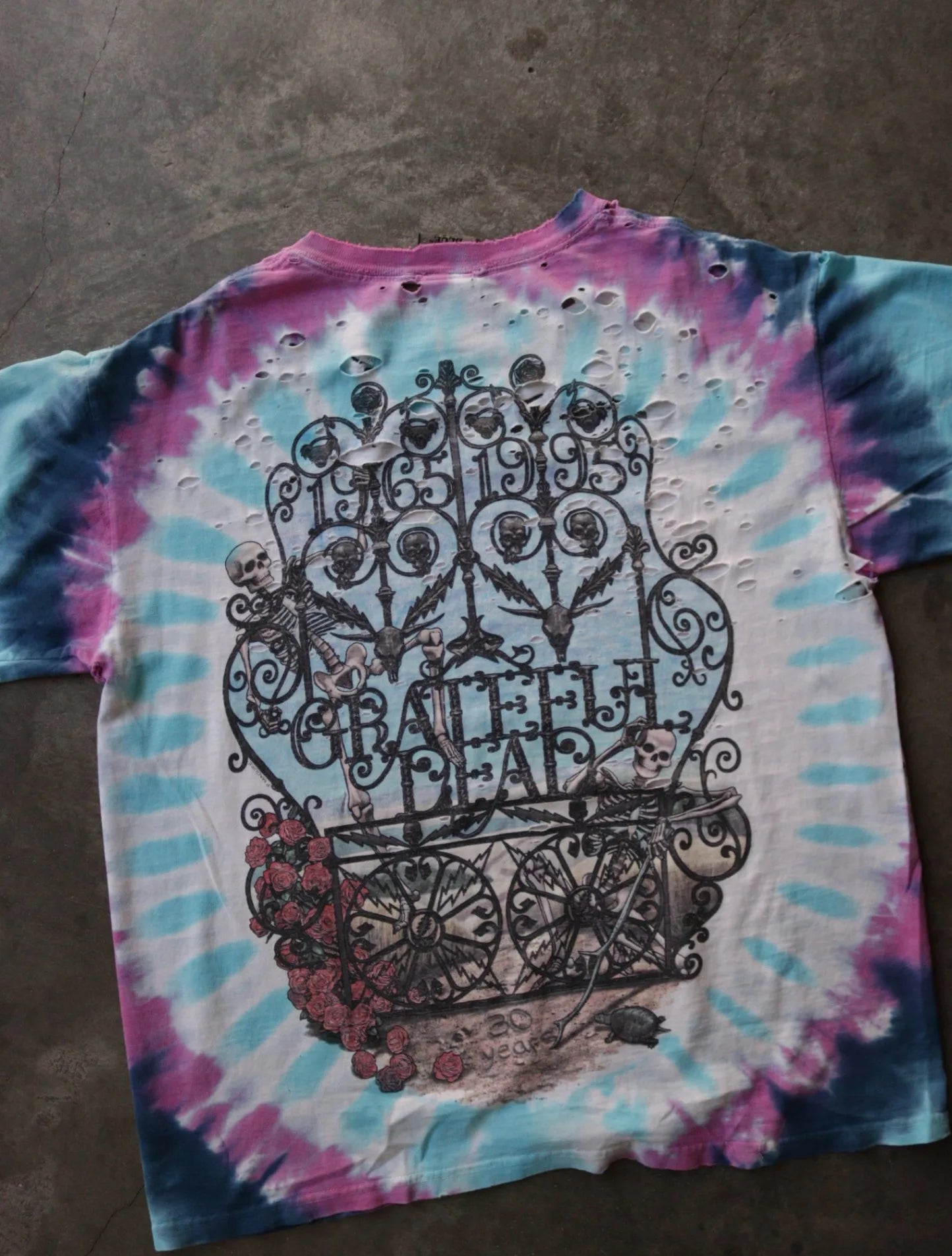 1990S GRATEFUL DEAD DISTRESSED BAND TEE