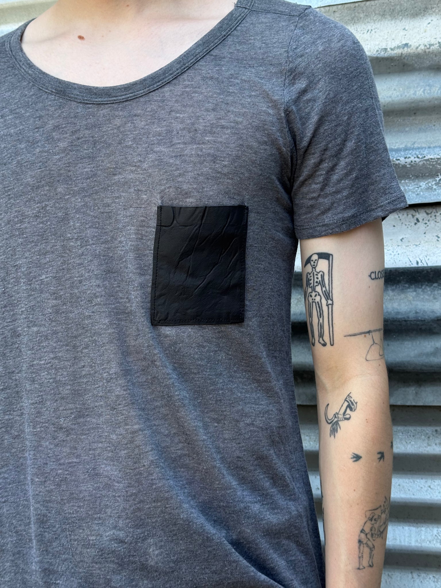 2000S CHROME HEARTS LEATHER CROSS TEE