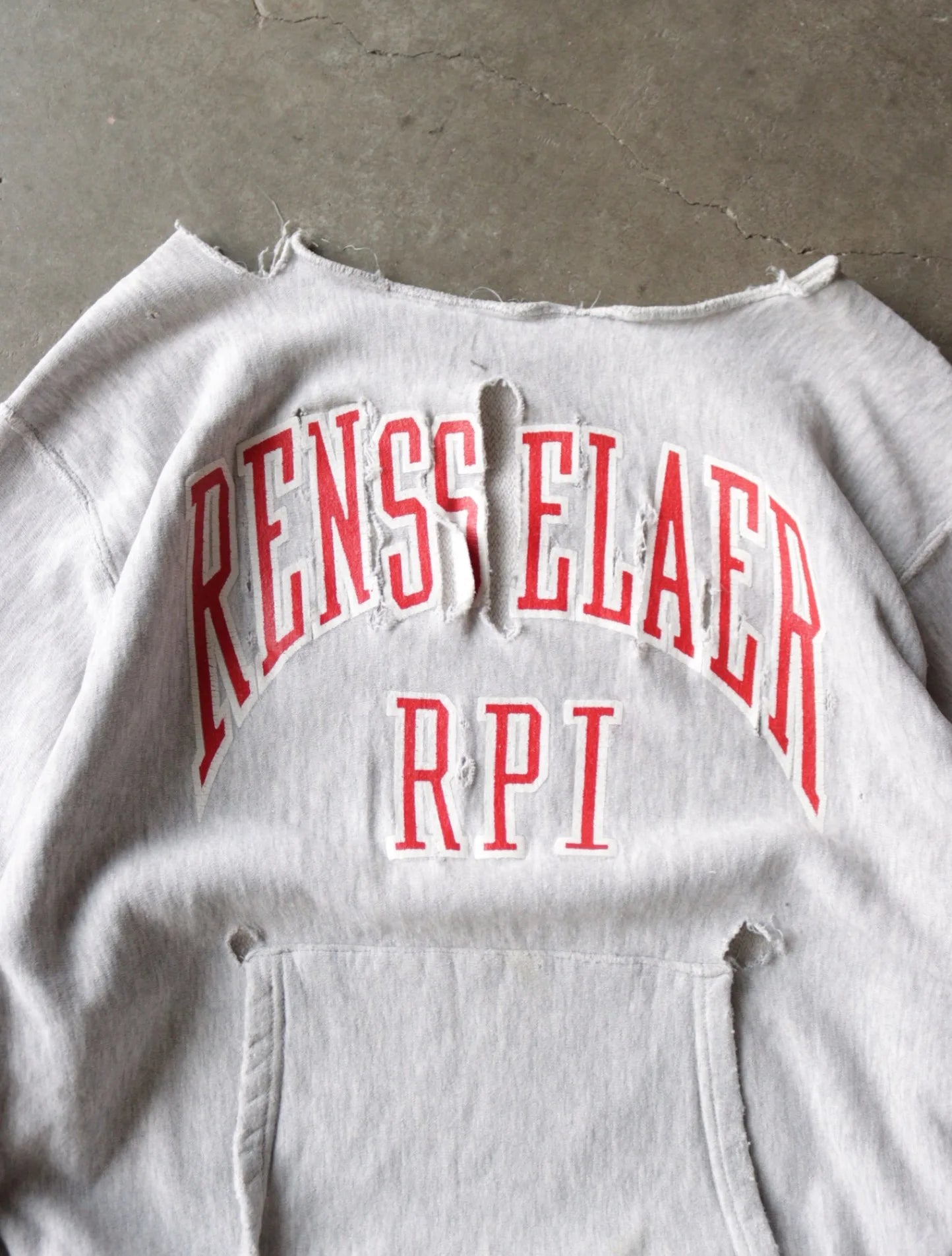 1980S REVERSE WEAVE CHOPPED DISTRESSED SWEATSHIRT