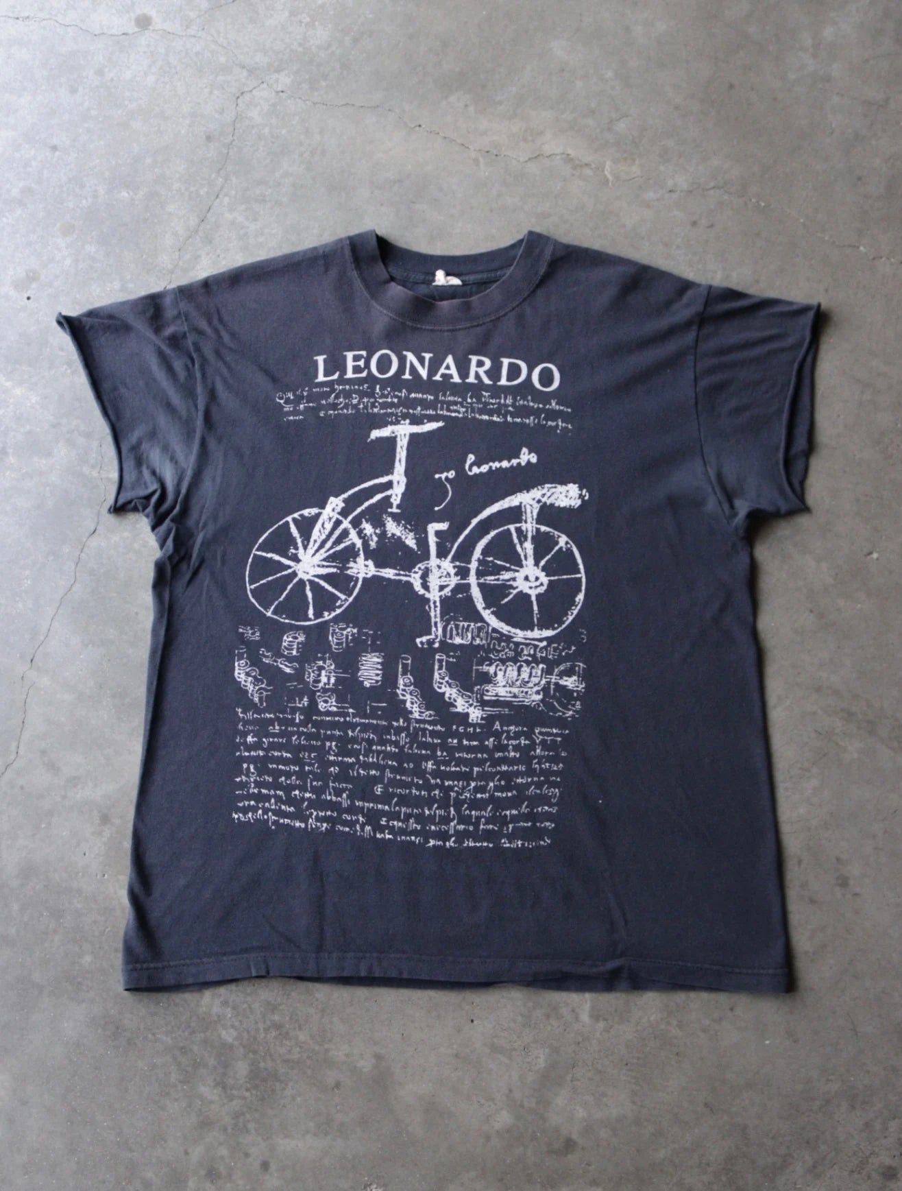 2000S LEONARDO TEE