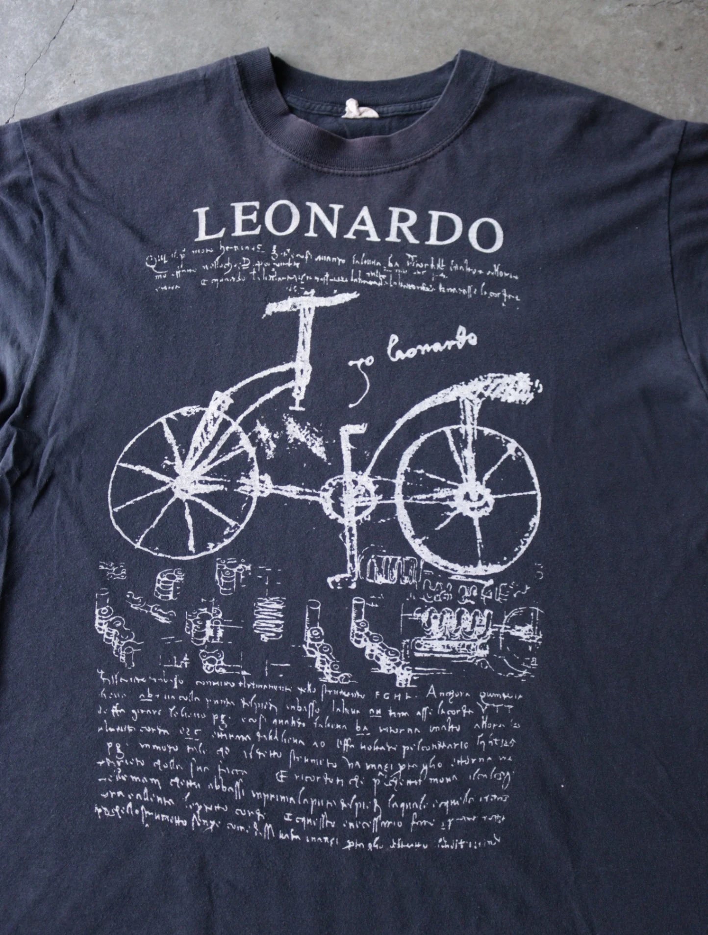 2000S LEONARDO TEE