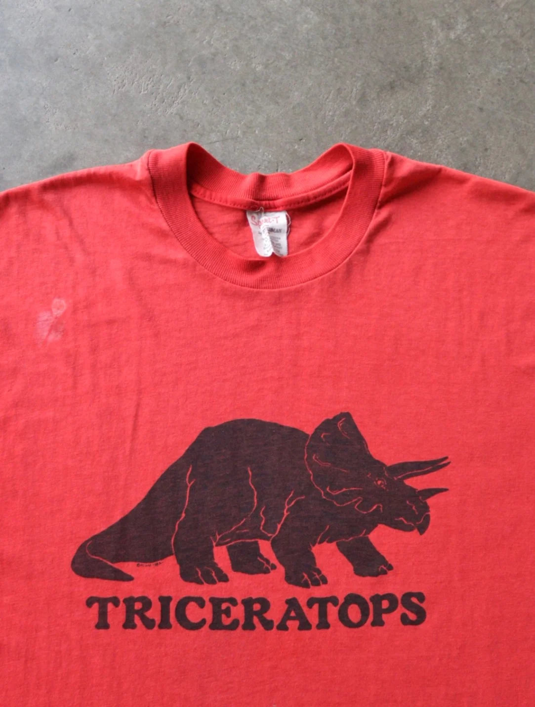 2000S TRICERATOPS TEE