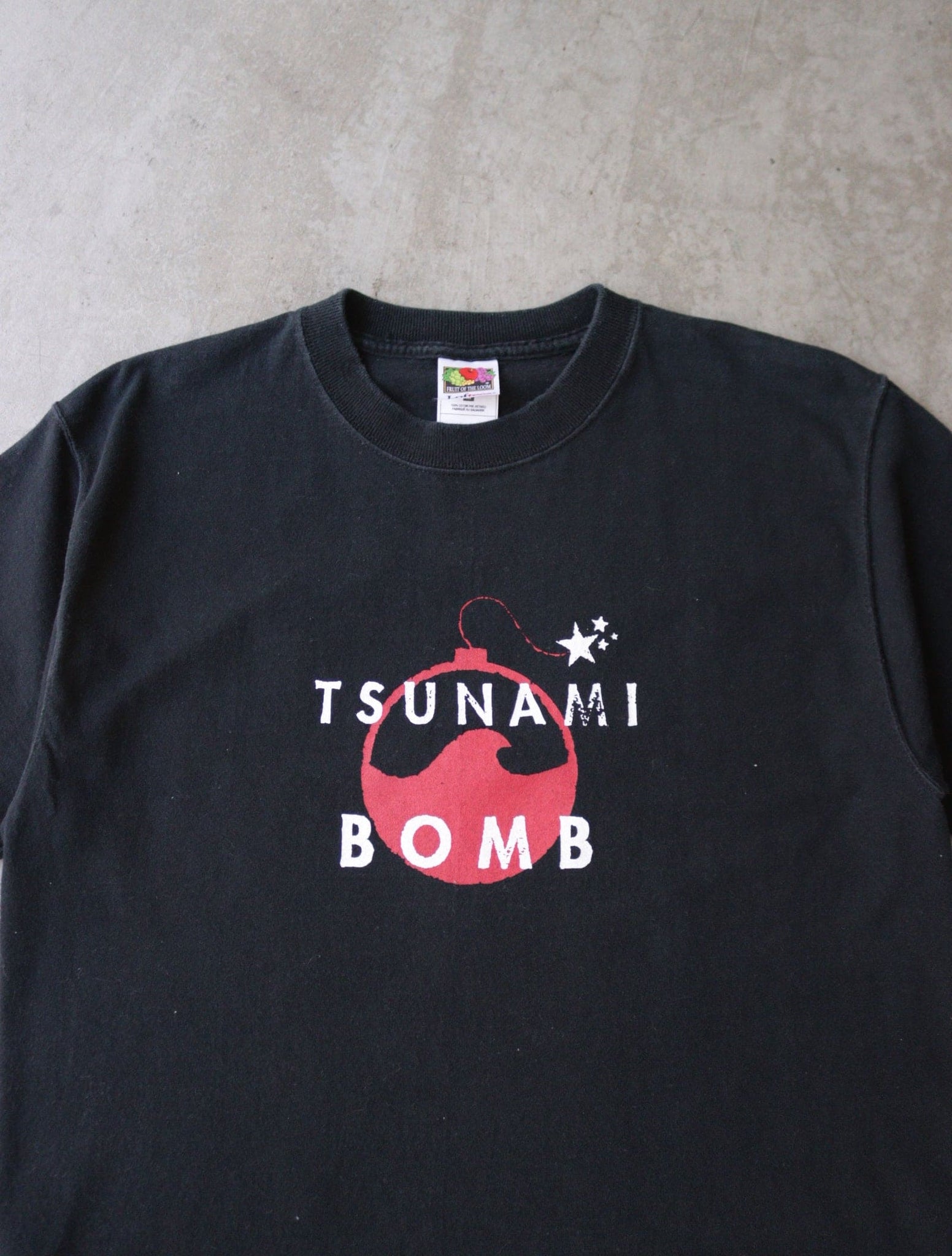 2000S TSUNAMI BOMB BAND TEE