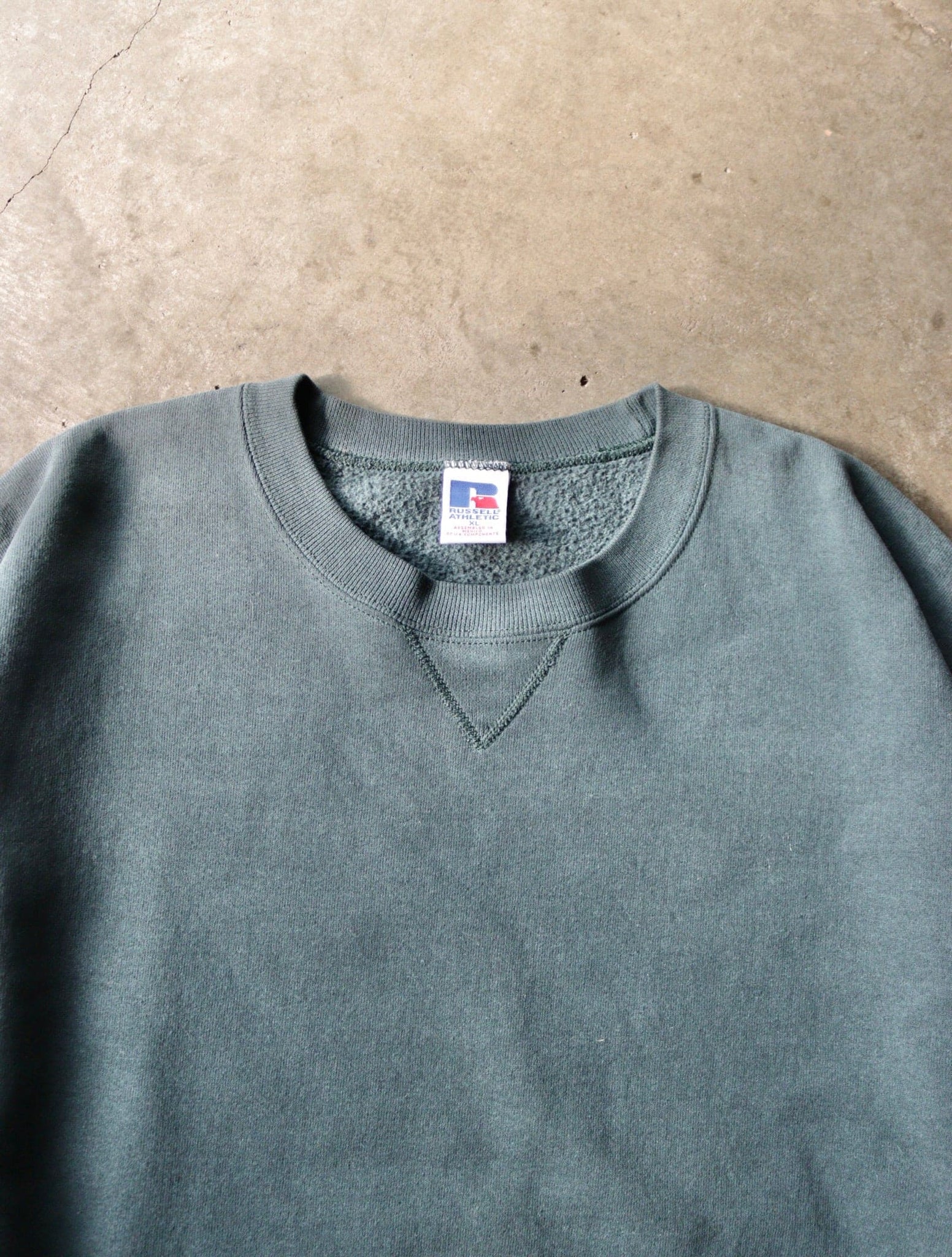 1990S RUSSELL FADED GREEN SWEATSHIRT