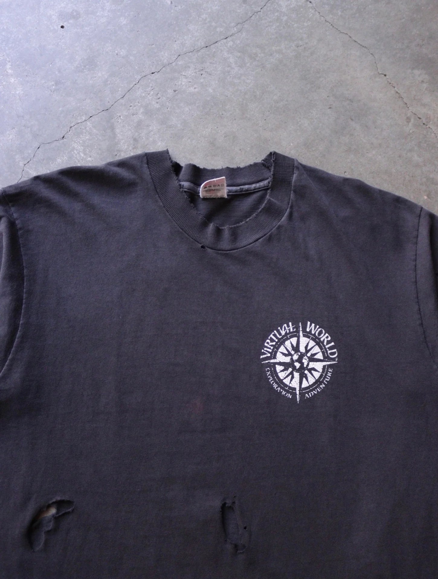2000S DISTRESSED VIRTUAL WORLD TEE
