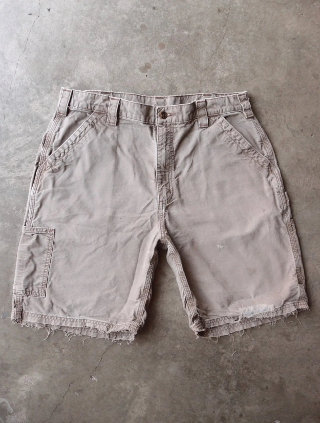 CARHARTT FRAYED SHORTS