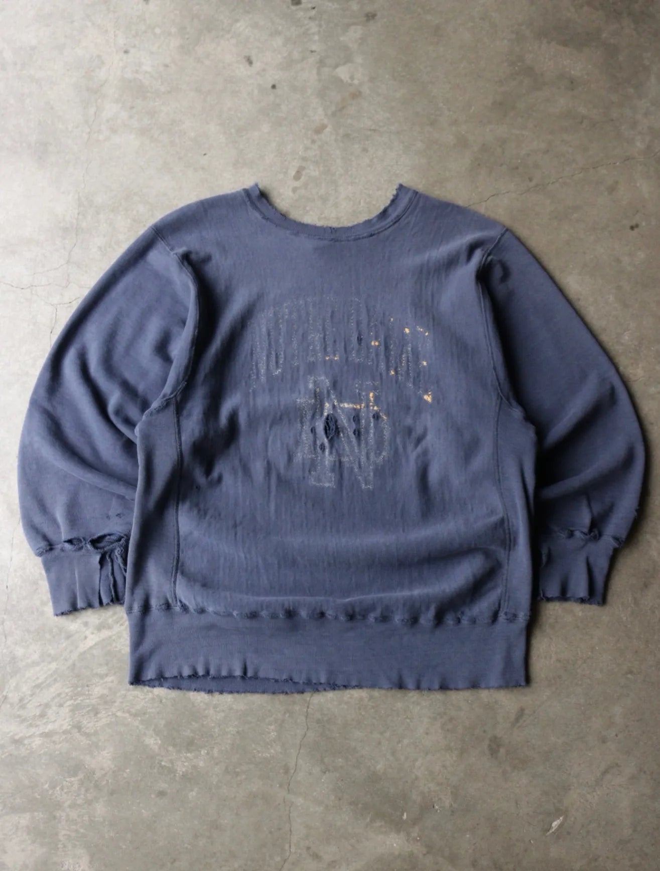 1980S NOTRE DAME DISTRESSED SWEATSHIRT